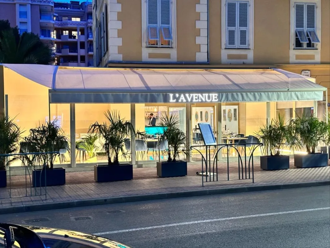 L'Avenue