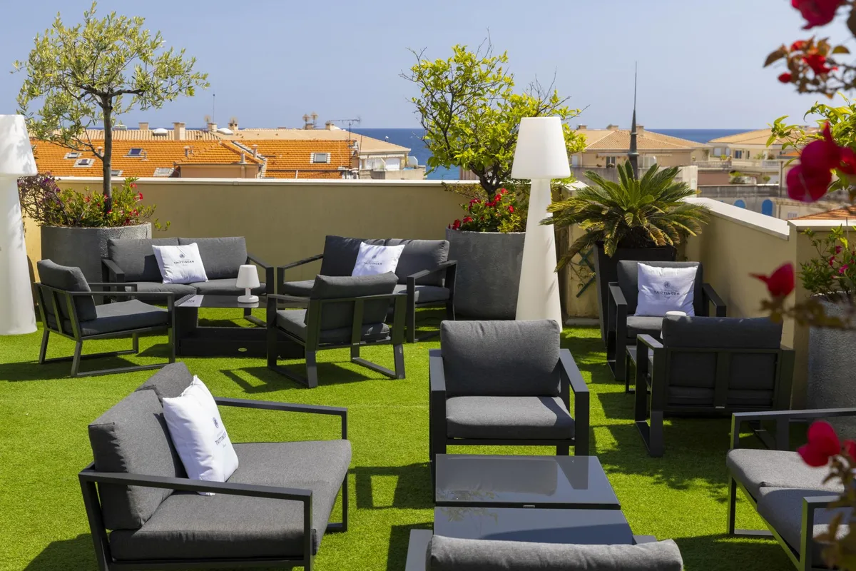 Rooftop Bar — Best Western Hôtel Méditerranée