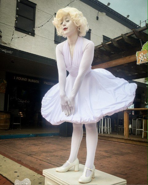Living Statue
