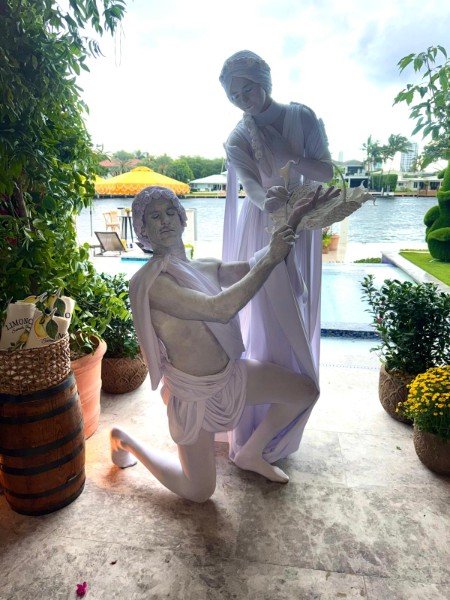 Living Statue