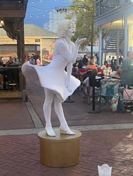 Living Statue