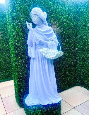 Living Statue
