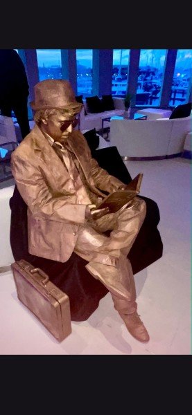Living Statue