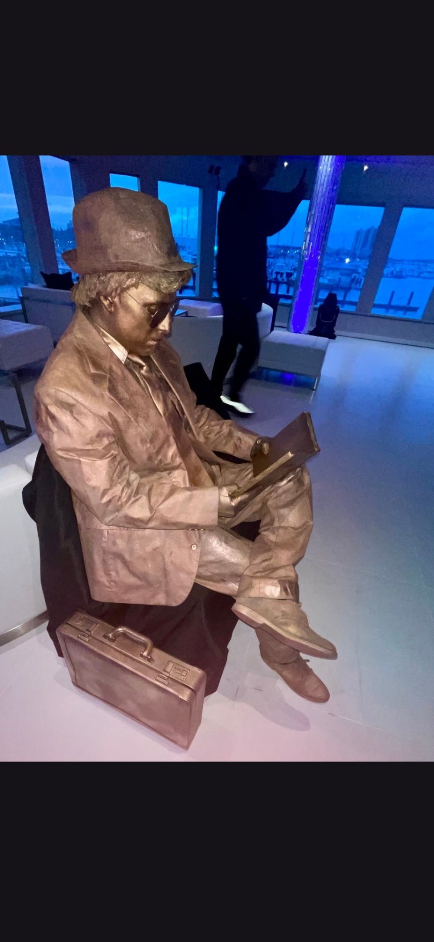 Living Statue