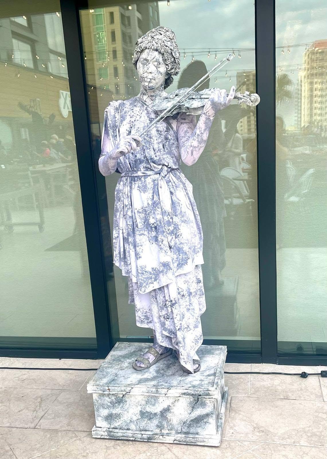 Living Statue