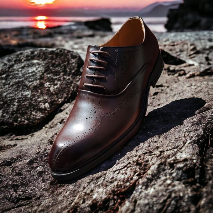 Laced official shoes 