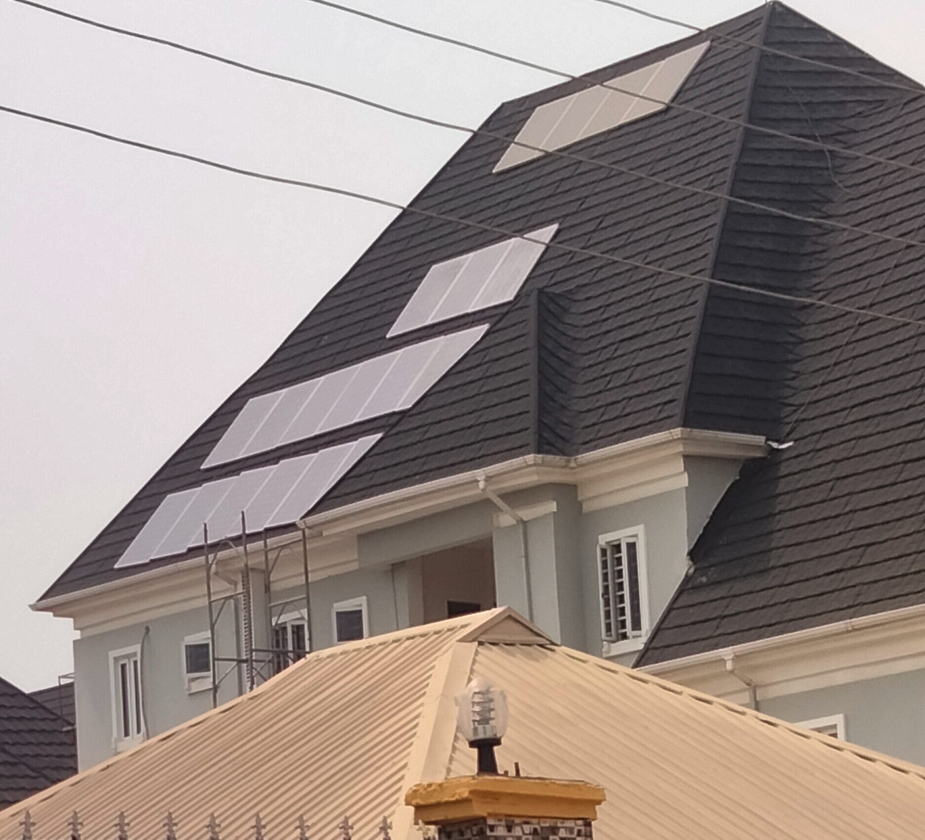 Is Your Steep Roof Pitch Killing Your Solar Panel Energy Output? Why Positioning, Tilt Angle & Direction Matters