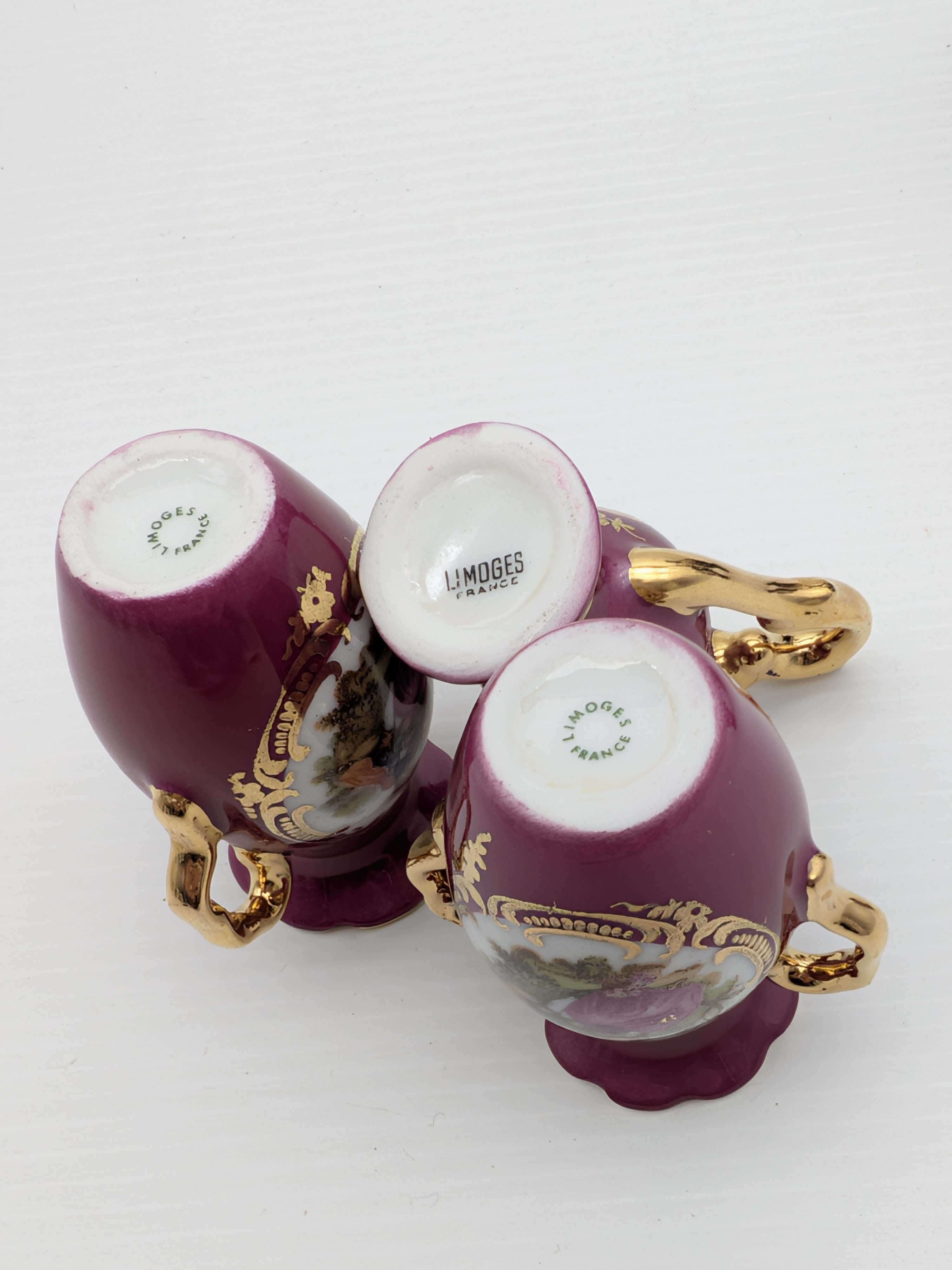 Monarch Porcelaine d'Art Limoges France Decorative Vase & Pitcher Set with Minatures — Lot 023, photograph 5