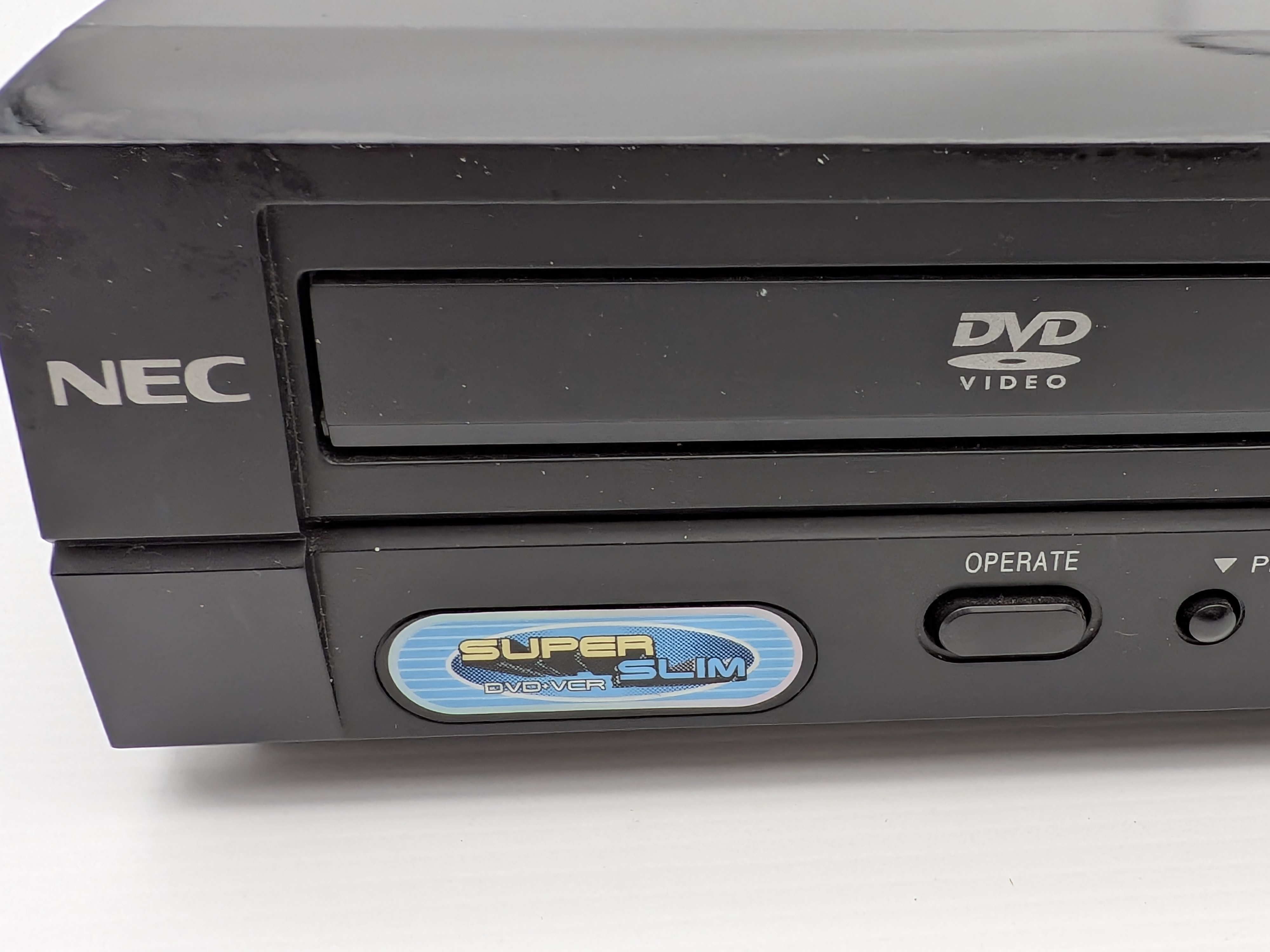 NEC NDT-44A DVD Player / VCR Combo — Lot 024