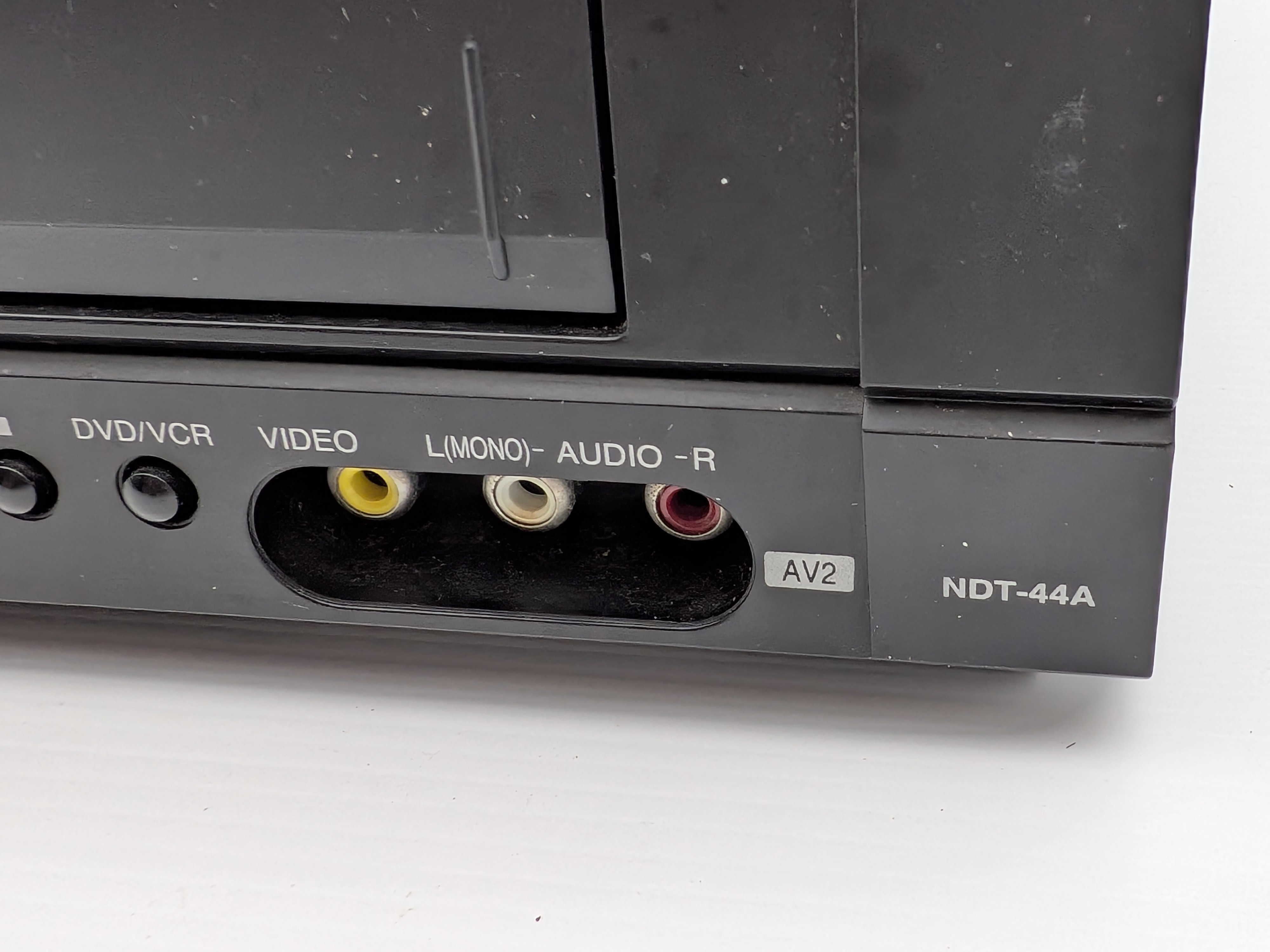NEC NDT-44A DVD Player / VCR Combo — Lot 024, photograph 2