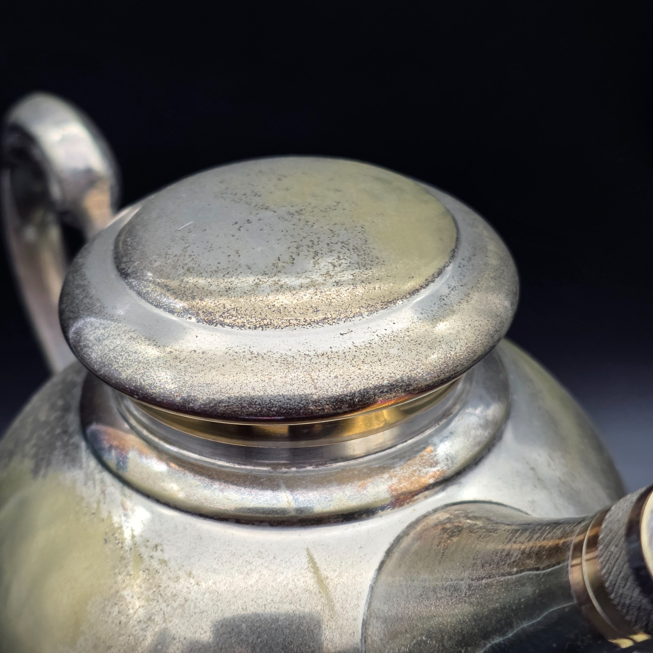 A vintage Renown EPNS A1 (Electro-Plated Nickel Silver) cocktail shaker or jug with a spouted design, handle, and a removable lid, dating from the mid-20th century. - View 5