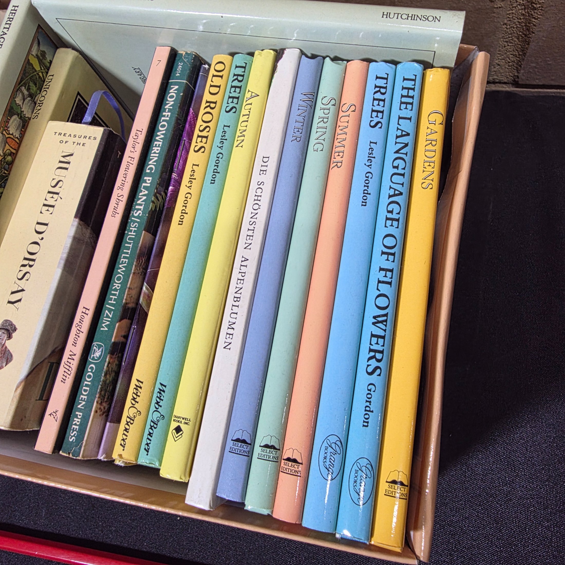 Box of Assorted Miniature Books — Lot 146, photograph 2