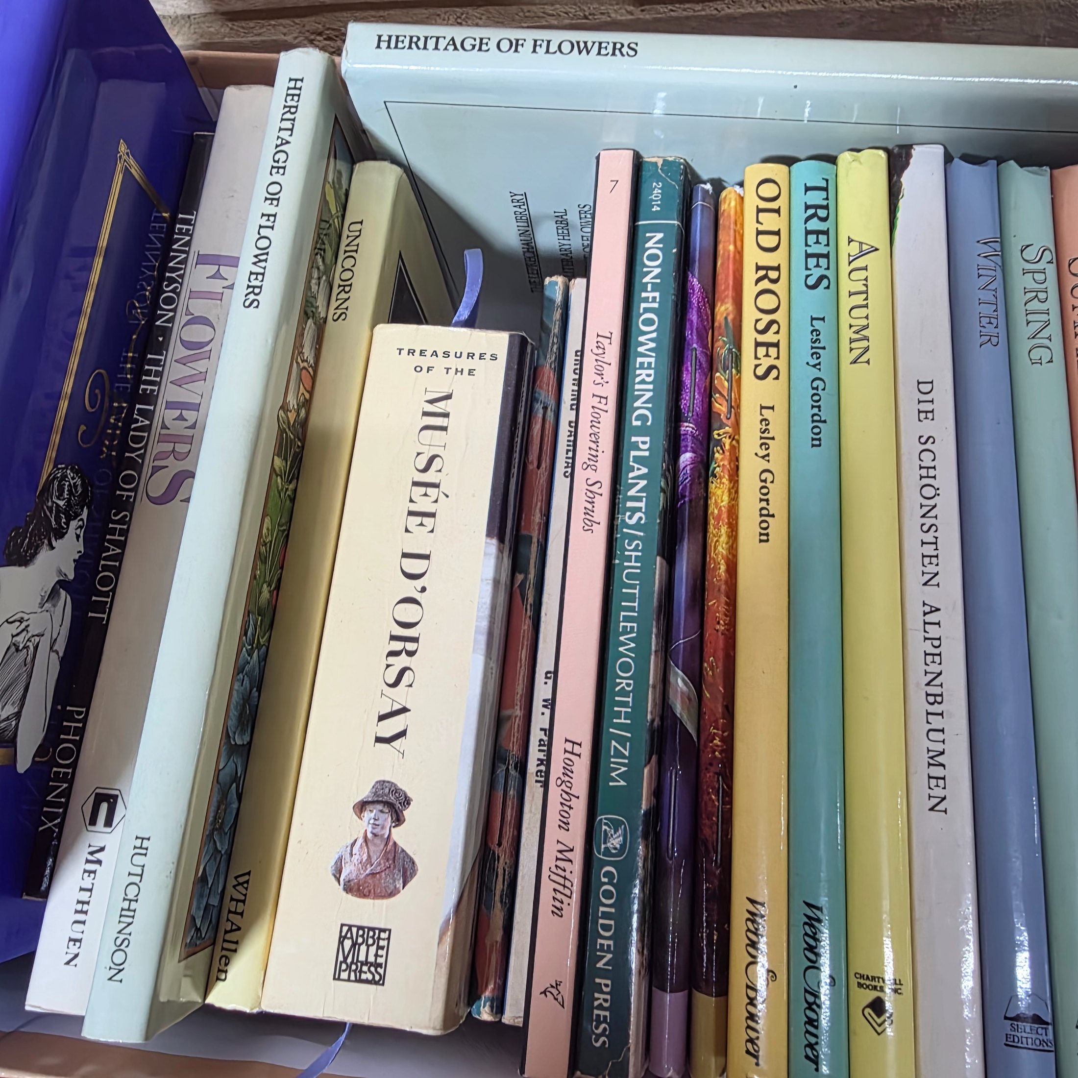 Box of Assorted Miniature Books — Lot 146, photograph 3