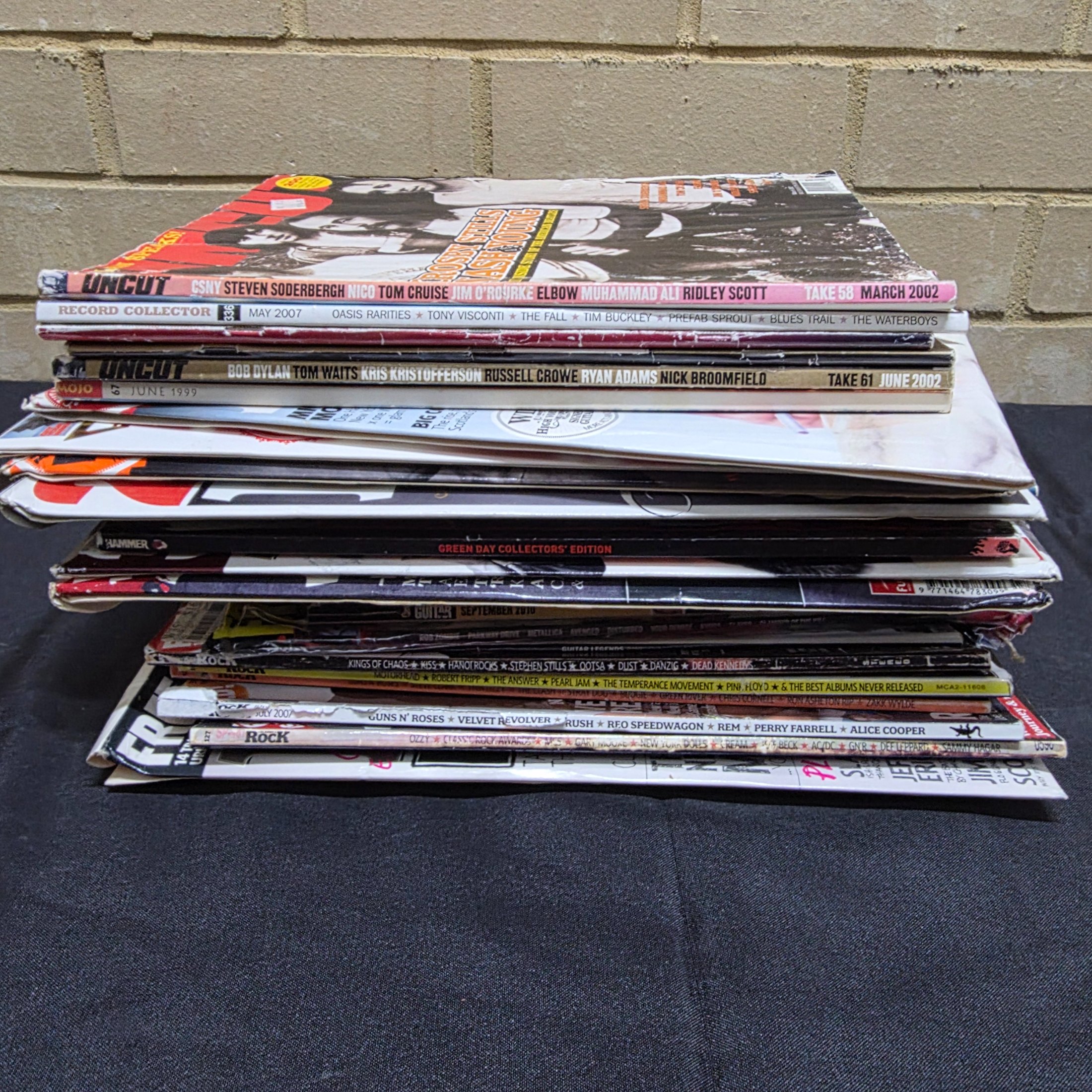 Lot of Vintage Music Magazines - Uncut, Rolling Stone, Record Collector, Mojo, Classic Rock — Lot 164, photograph 2