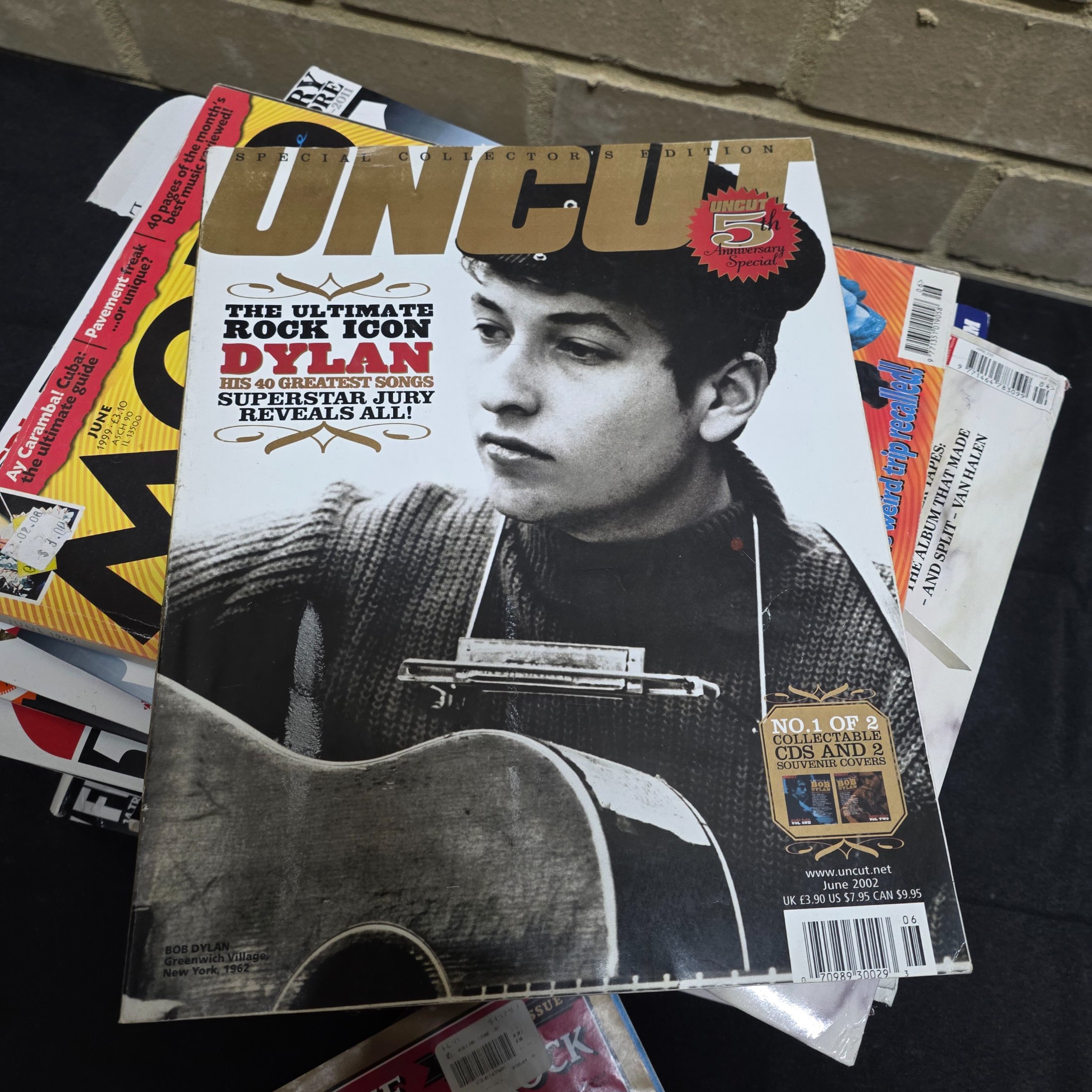 Lot of Vintage Music Magazines - Uncut, Rolling Stone, Record Collector, Mojo, Classic Rock — Lot 164, photograph 7