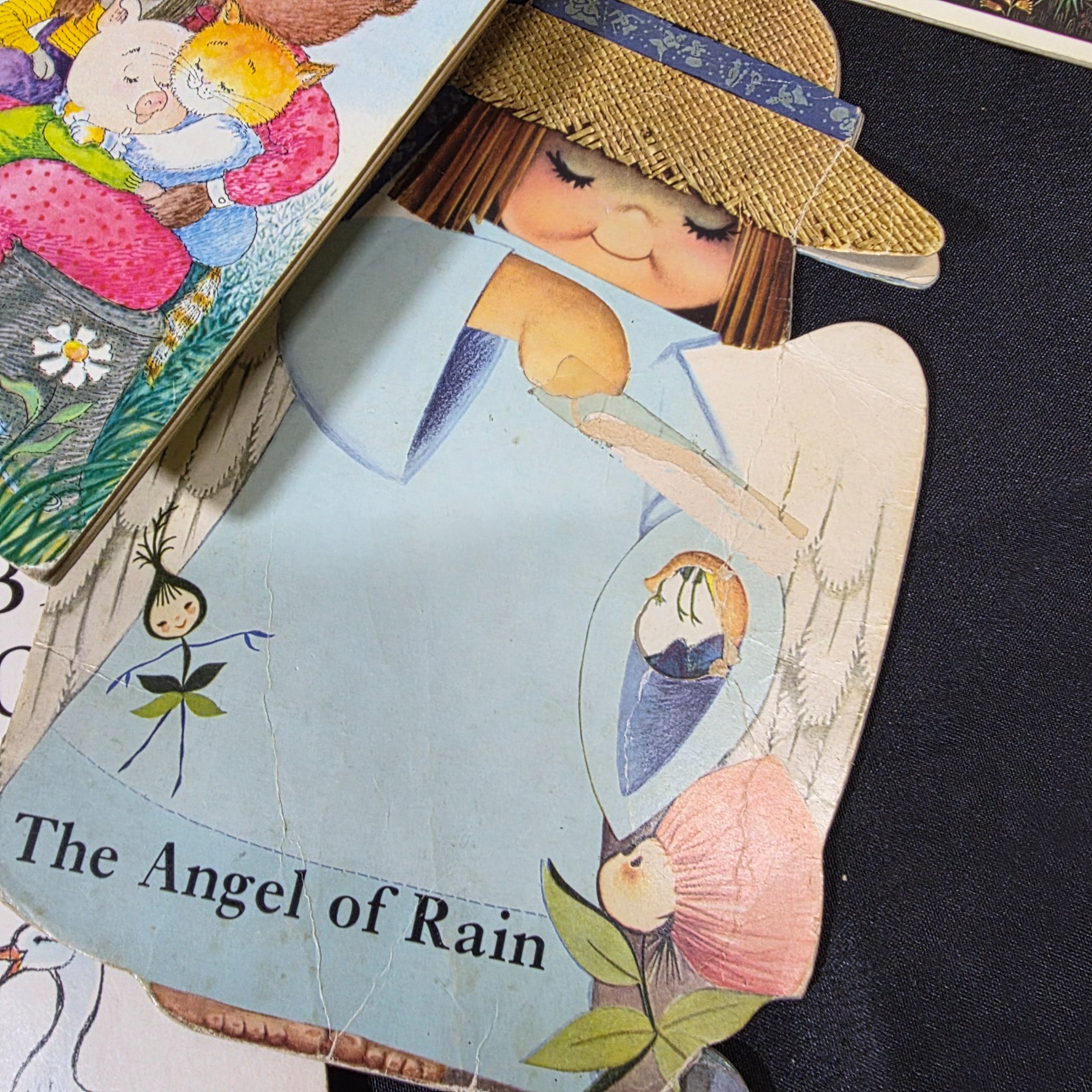 Lot of Assorted Vintage and Modern Children's Books — Lot 170, photograph 5