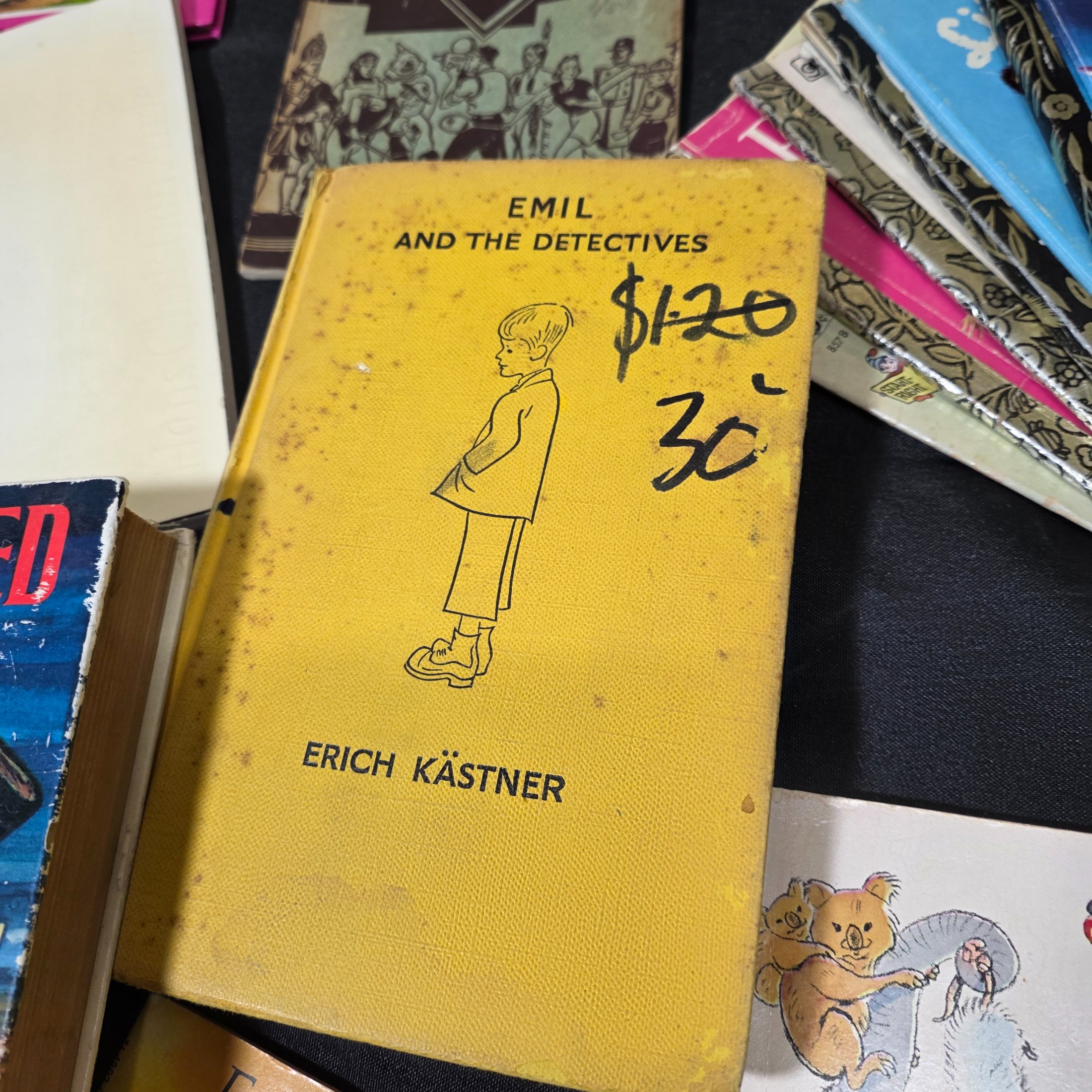 Lot of Assorted Vintage and Modern Children's Books — Lot 170, photograph 7