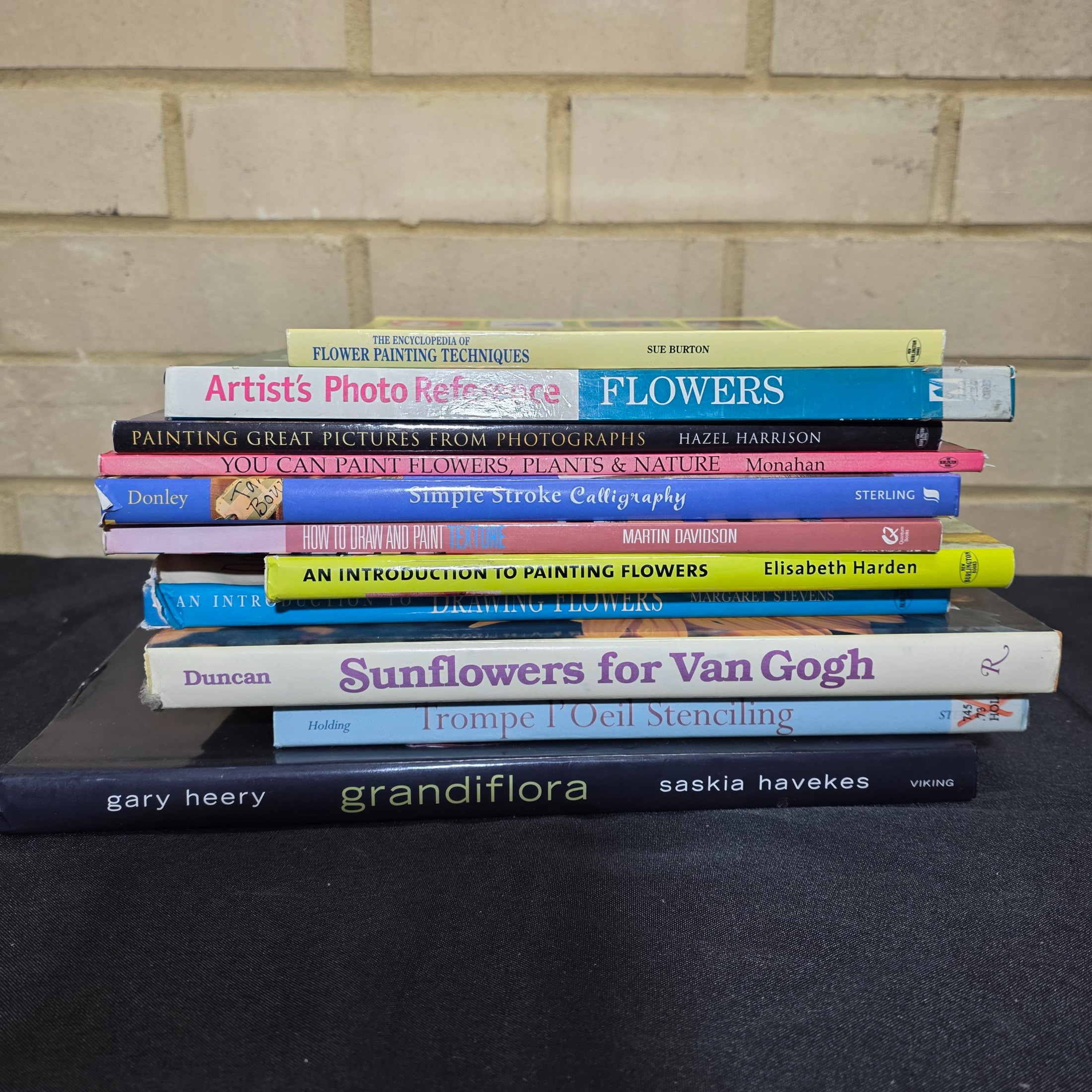 Lot of Botanical Art Books & Various Craft Books — Lot 173, photograph 1
