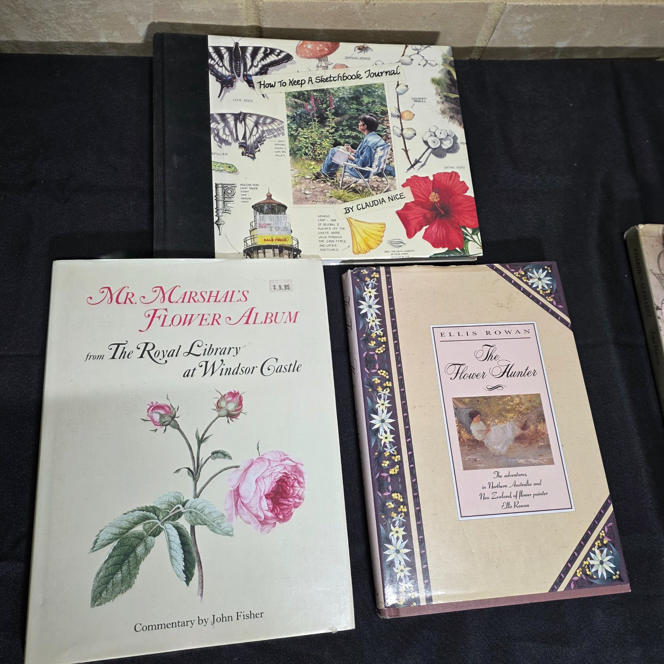 Lot of 14 Botanical and Flower-Themed Art & Illustration Books — Lot 175, photograph 3