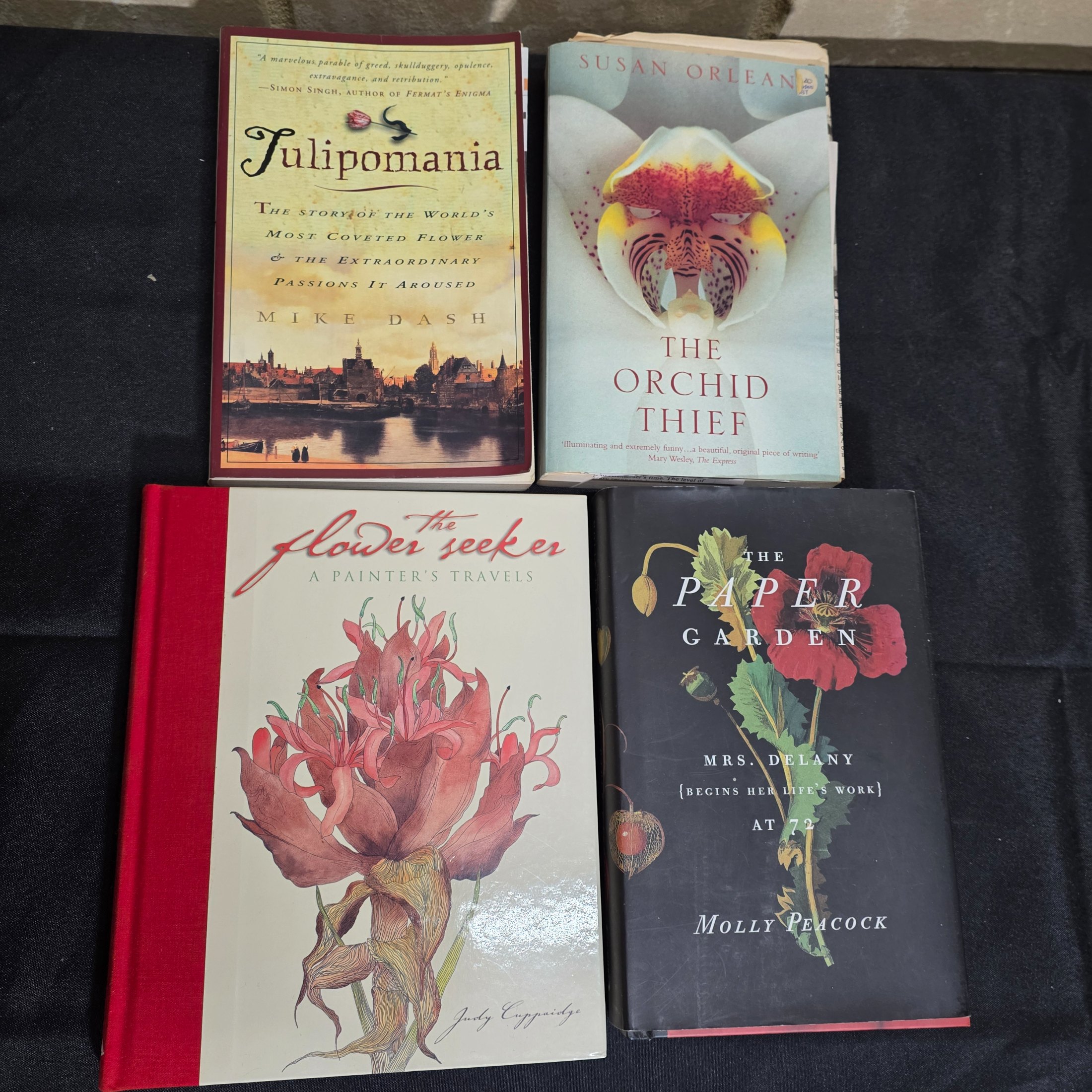 Lot of 14 Botanical and Flower-Themed Art & Illustration Books — Lot 175, photograph 4