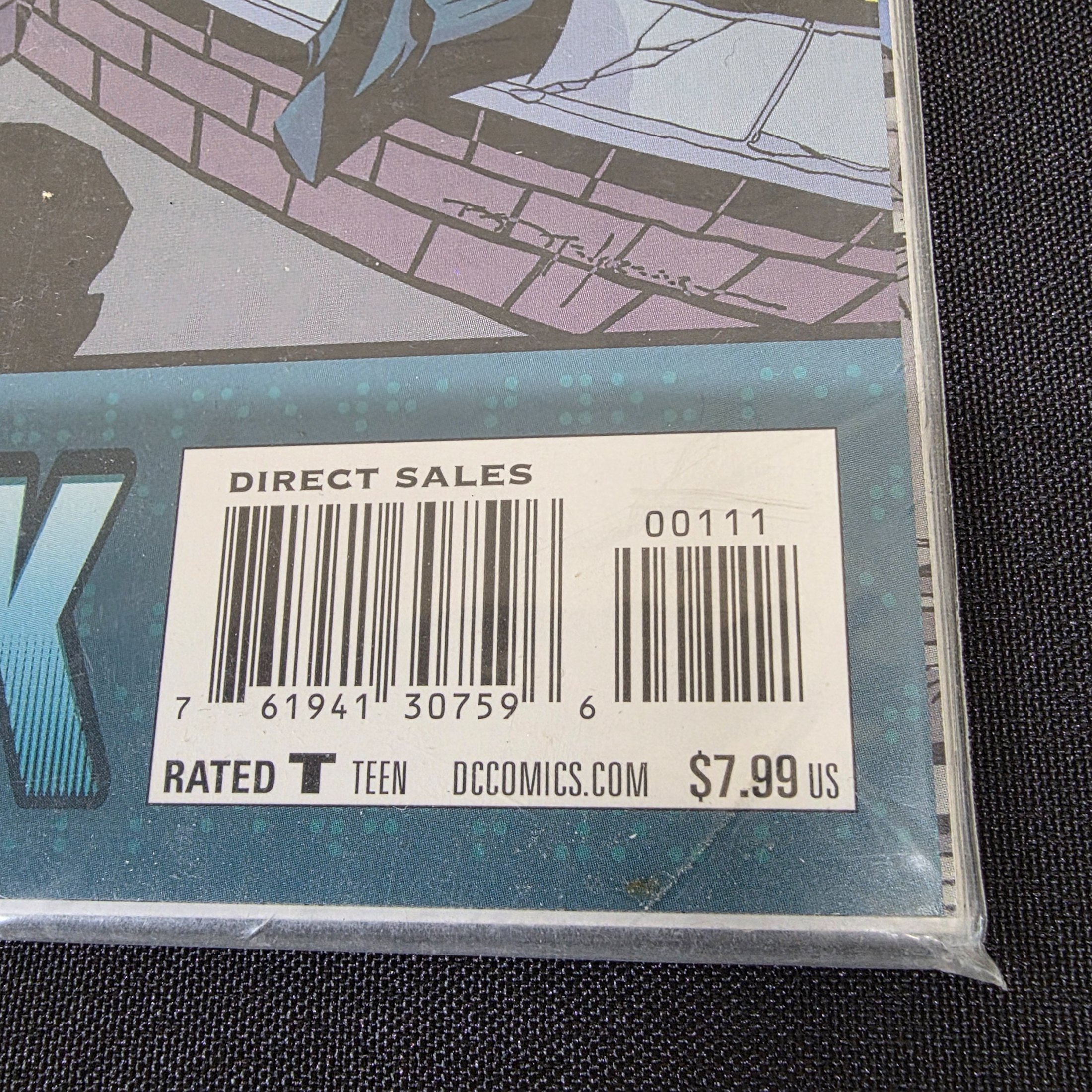 A lot of two DC Comics featuring Batman, including "Legends of the Dark Knight" issue 2 and "DC Comics Presents Batman 100-Page Spectacular" issue 1 from December 2011. - View 3