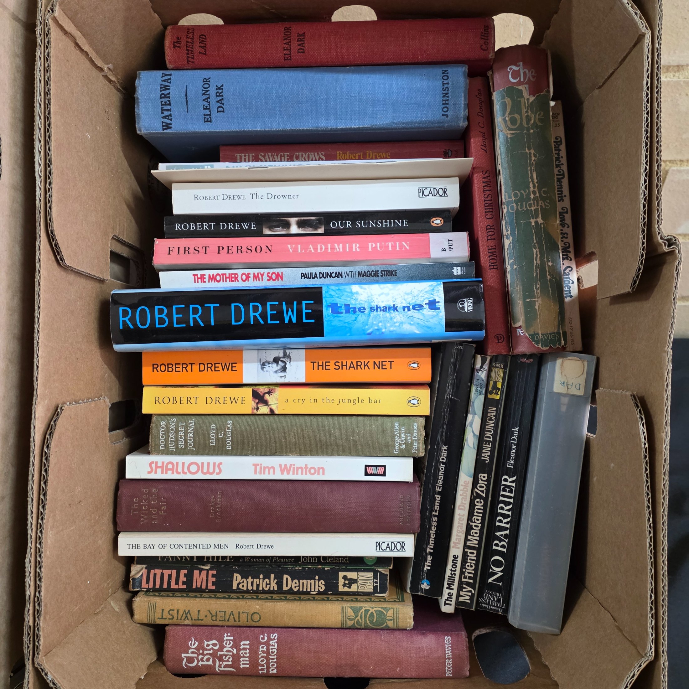 Large Lot of Assorted Fiction and Non-Fiction Books — Lot 036, photograph 4