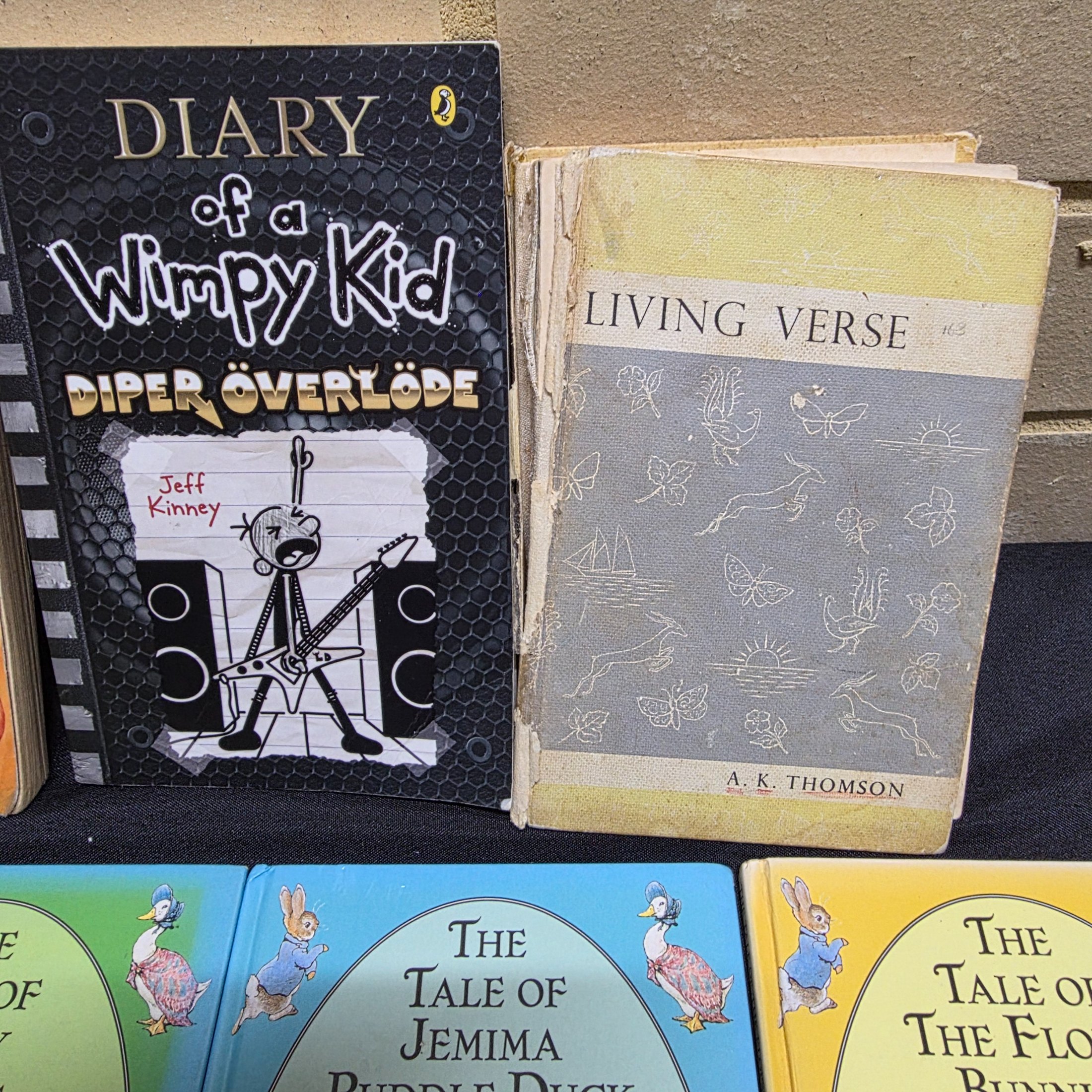 Lot of Assorted Children's and Young Adult Books — Lot 039, photograph 3