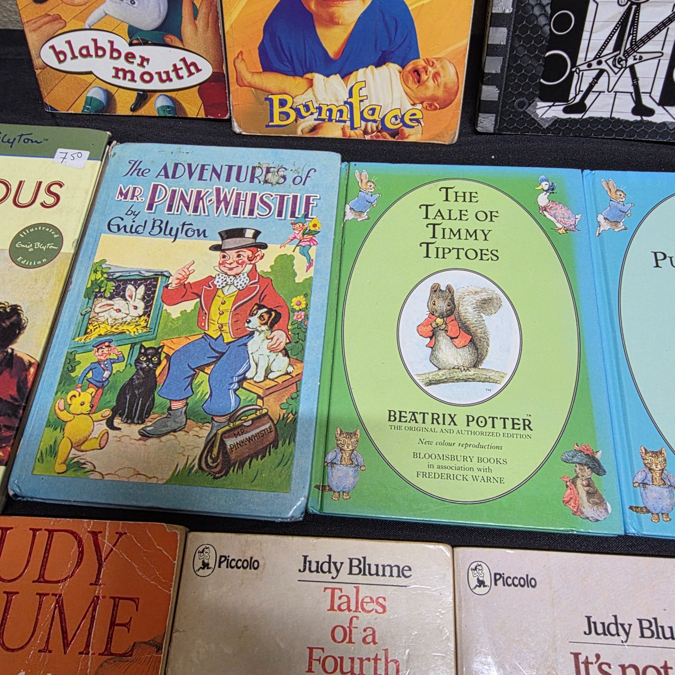 Lot of Assorted Children's and Young Adult Books — Lot 039, photograph 5