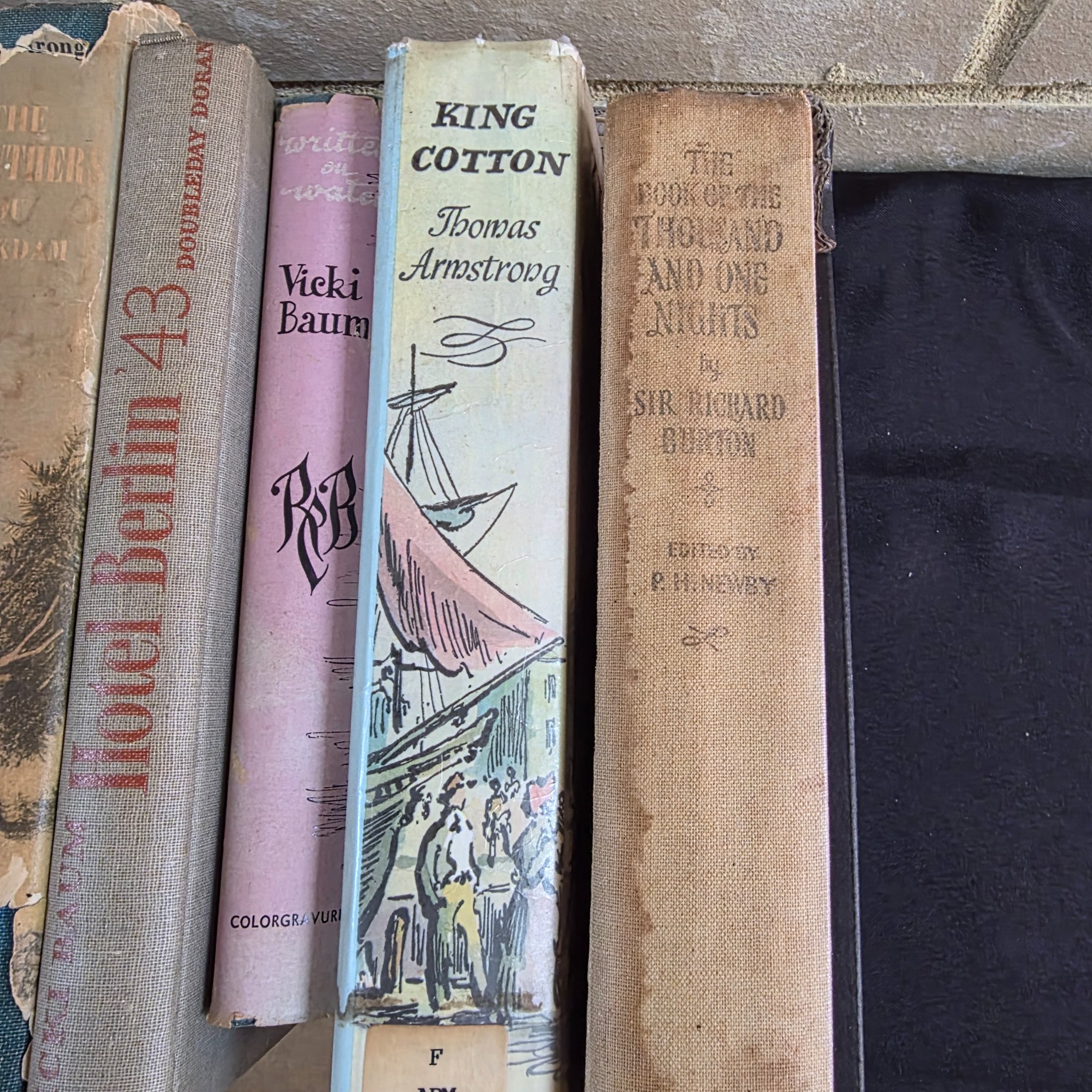 Lot of Assorted Vintage Hardcover Books — Lot 043, photograph 6