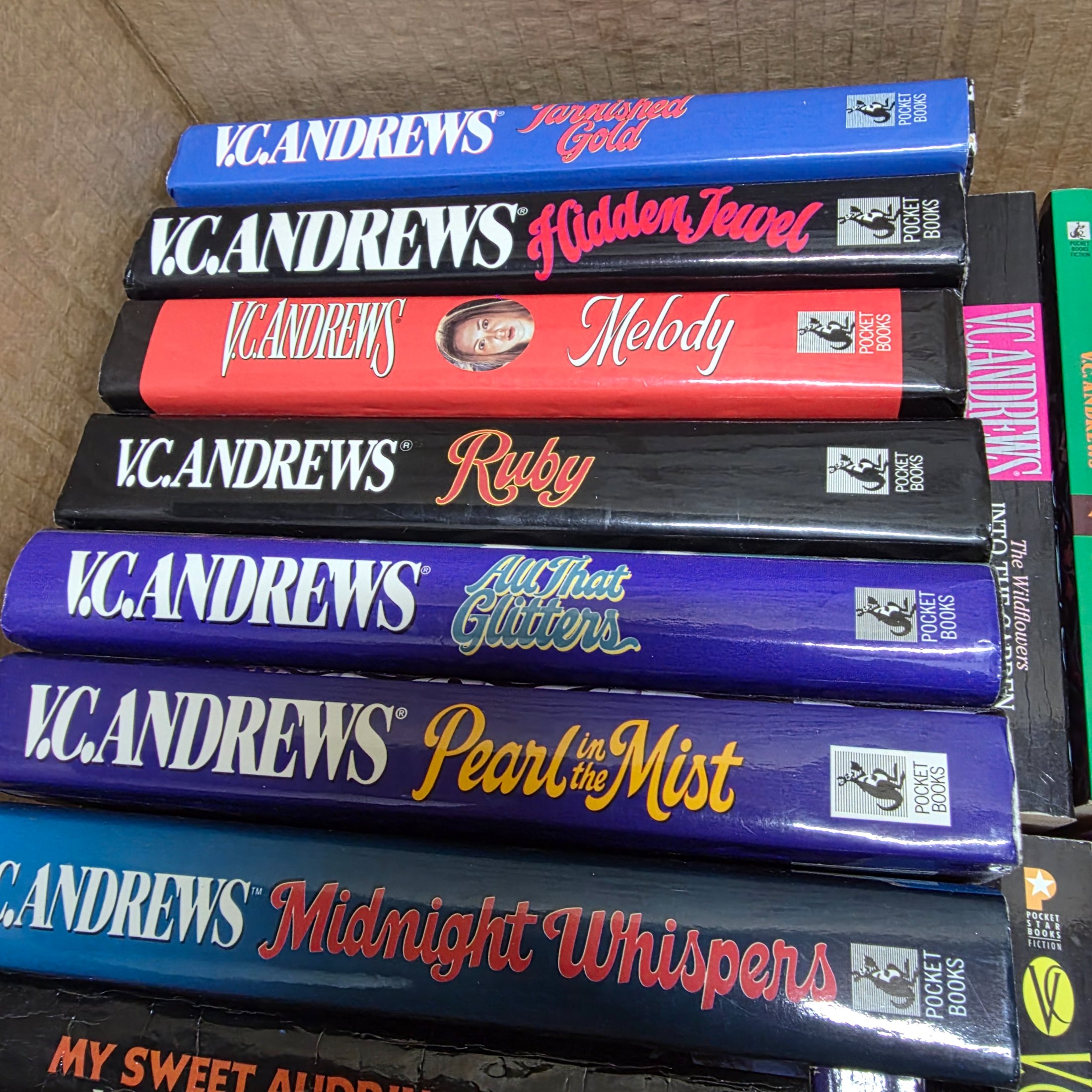 Lot of V.C. Andrews Hardcover & Paperback Books — Lot 053, photograph 3