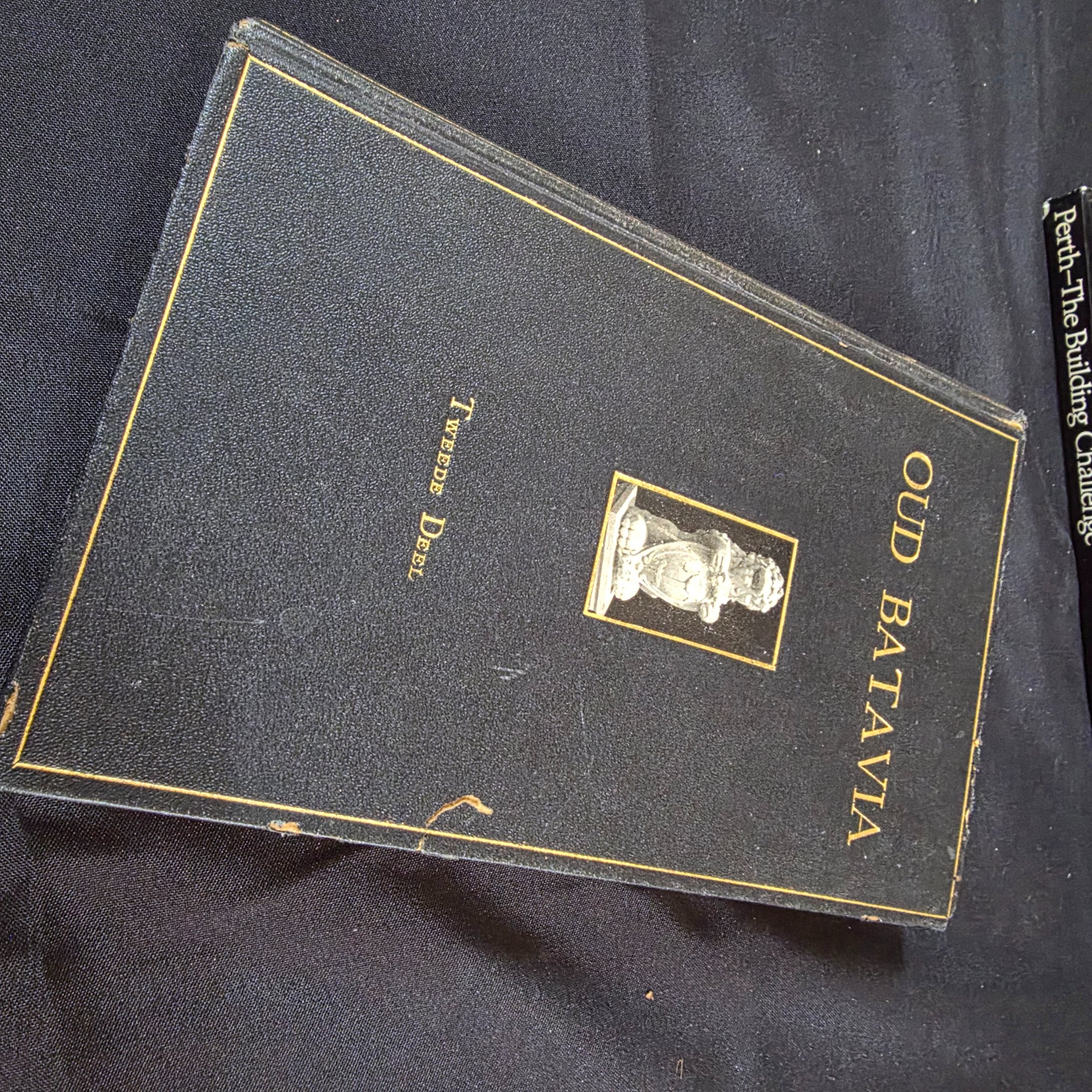 Lot of Perth/Fremantle, Voyages & Colonial History Books — Lot 119, photograph 2