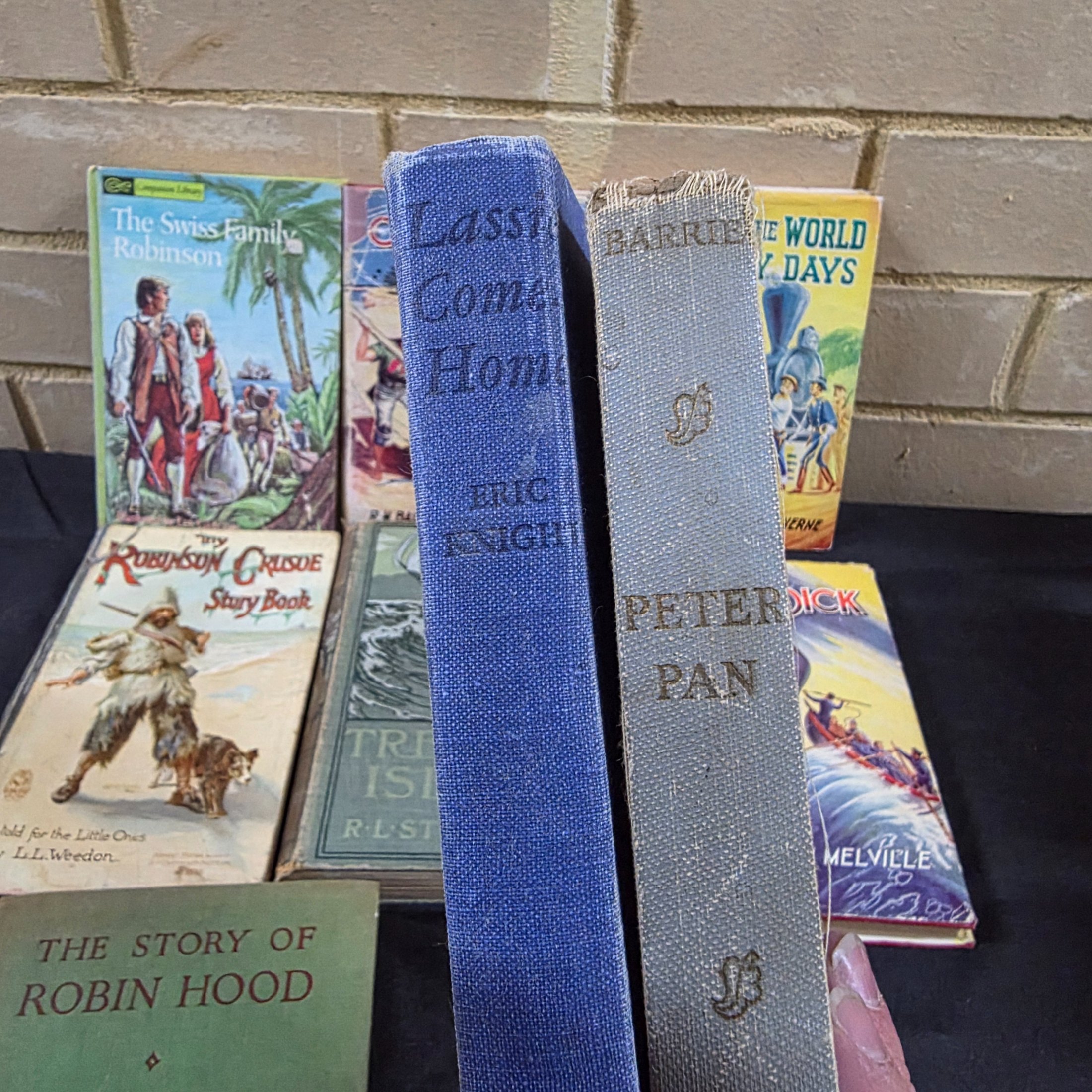 Collection of 9 Vintage Children's Adventure Books — Lot 123, photograph 3