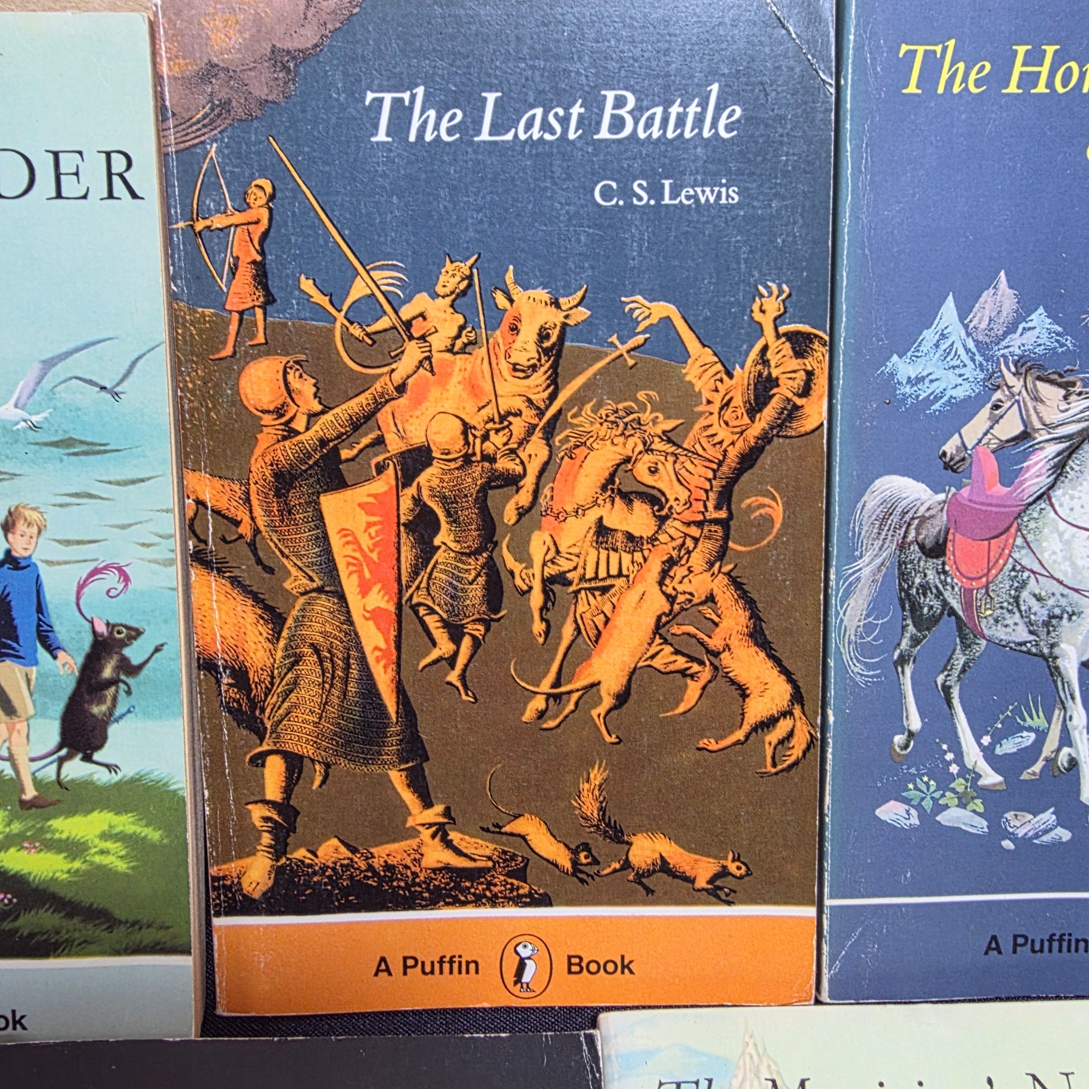 Collection of C.S. Lewis Vintage Paperback Puffin Books: The Voyage of the Dawn Treader, The Last Battle, The Horse and his Boy, Prince Caspian, The Magician's Nephew, The Silver Chair, The Lion, the Witch & the Wardrobe — Lot 125, photograph 3