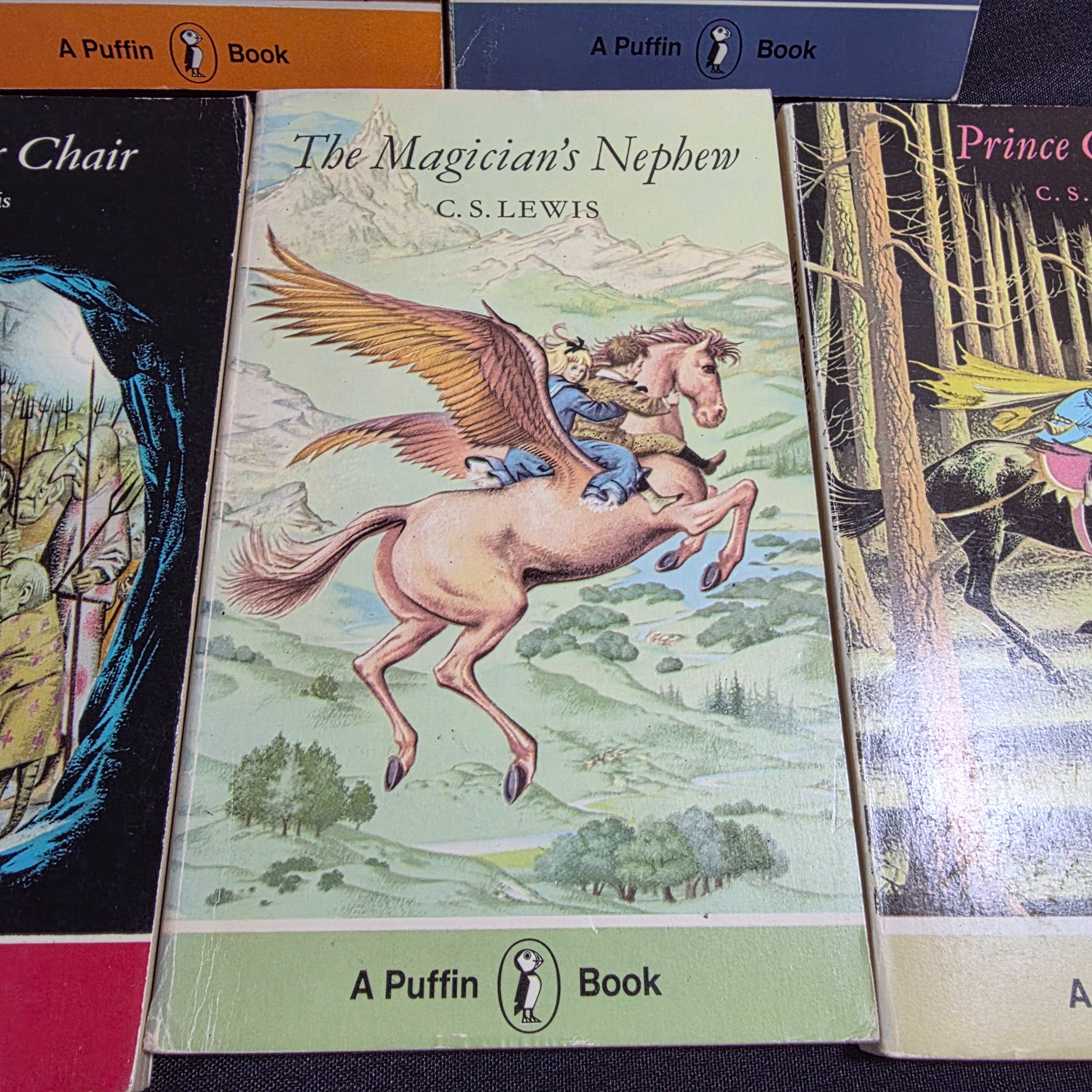 Collection of C.S. Lewis Vintage Paperback Puffin Books: The Voyage of the Dawn Treader, The Last Battle, The Horse and his Boy, Prince Caspian, The Magician's Nephew, The Silver Chair, The Lion, the Witch & the Wardrobe — Lot 125, photograph 6