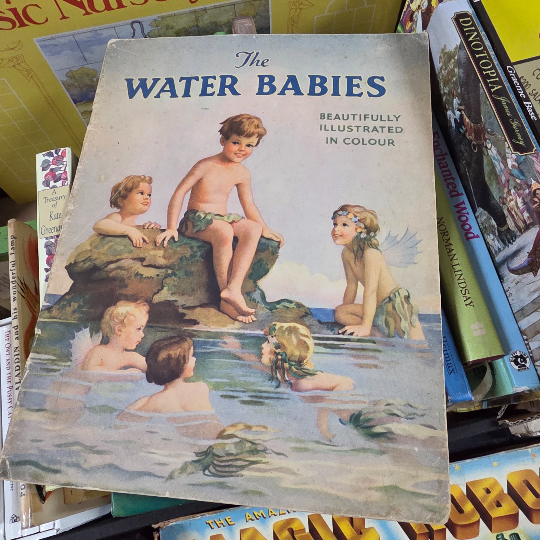 Lot #025 Vintage Board Games & Children's books — Lot 075, photograph 3
