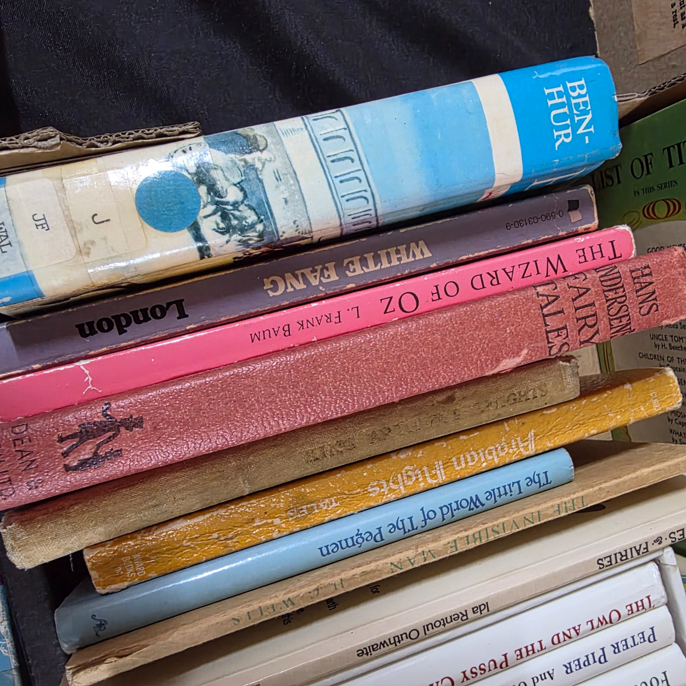 Lot #025 Vintage Board Games & Children's books — Lot 075, photograph 7