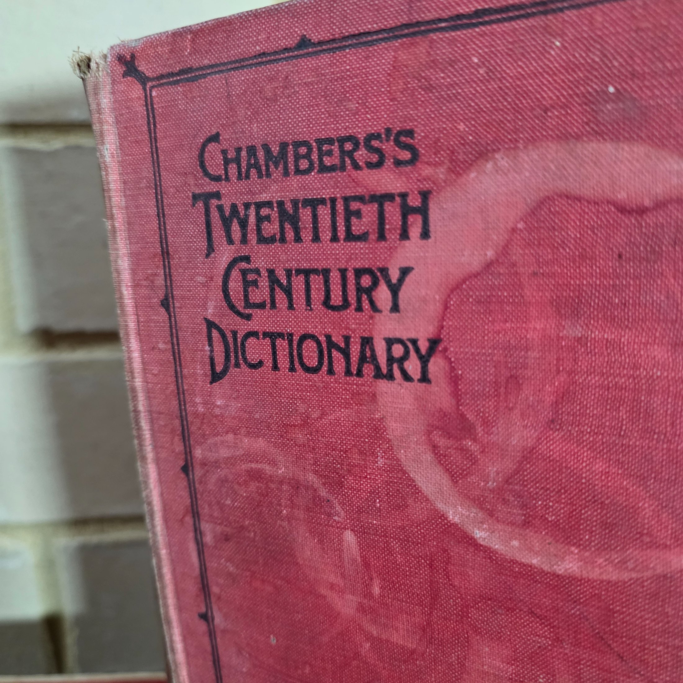 Lot of Assorted Vintage Books and Periodicals — Lot 138, photograph 3