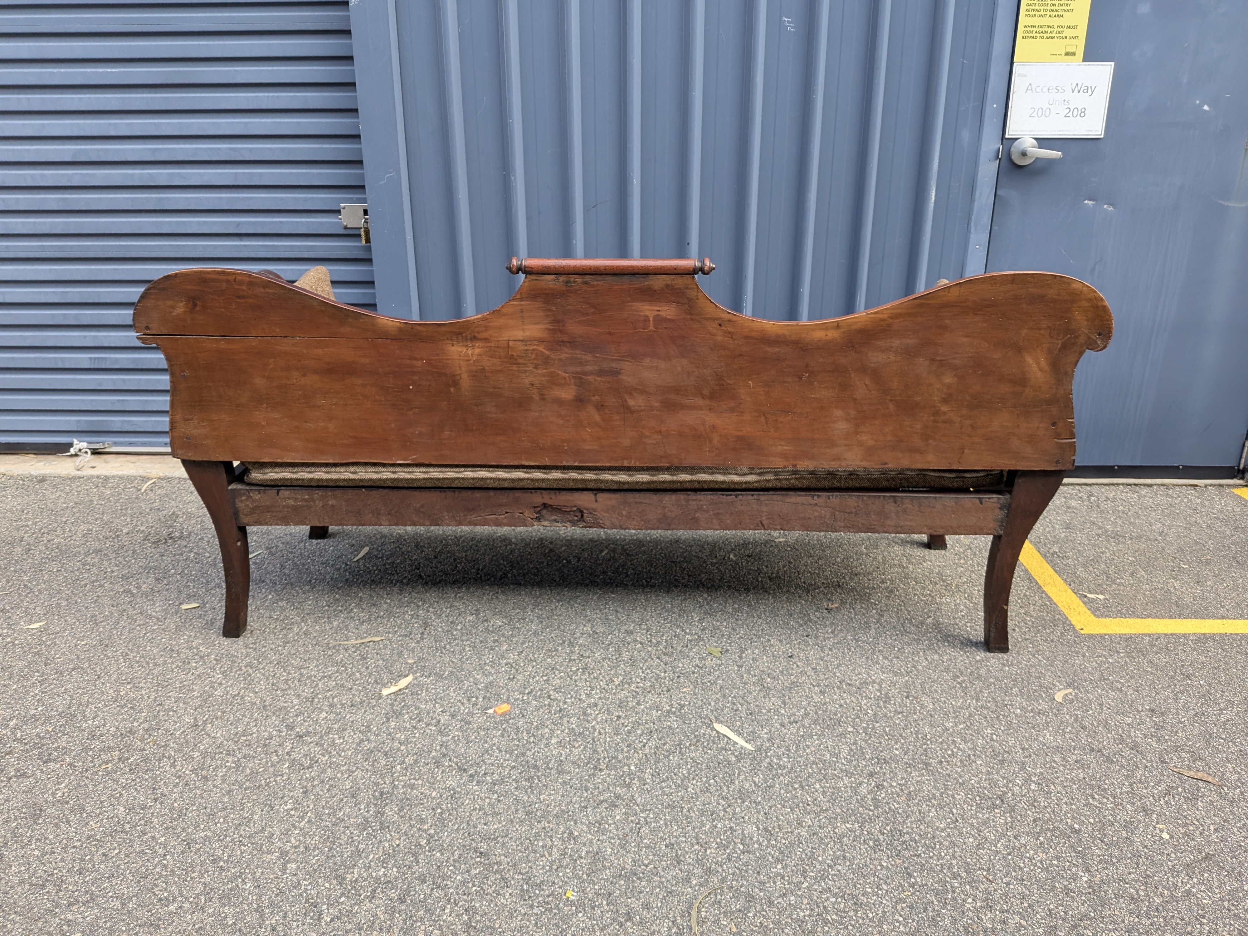 1860's Colonial Miner's Jarrah Daybed / Chaise Longue with Upholstered Cushions — Lot 001, photograph 6