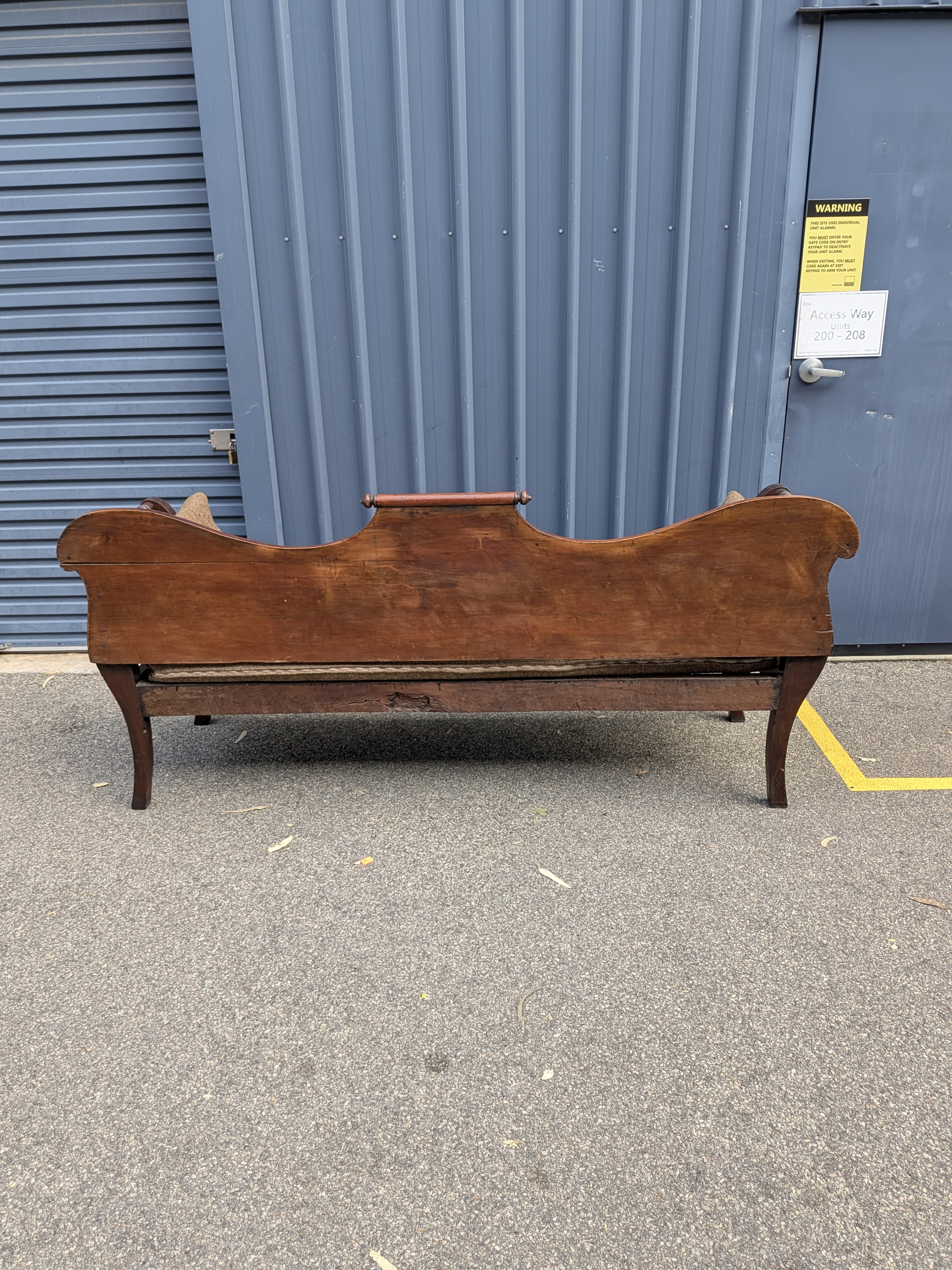 1860's Colonial Miner's Jarrah Daybed / Chaise Longue with Upholstered Cushions — Lot 001, photograph 7