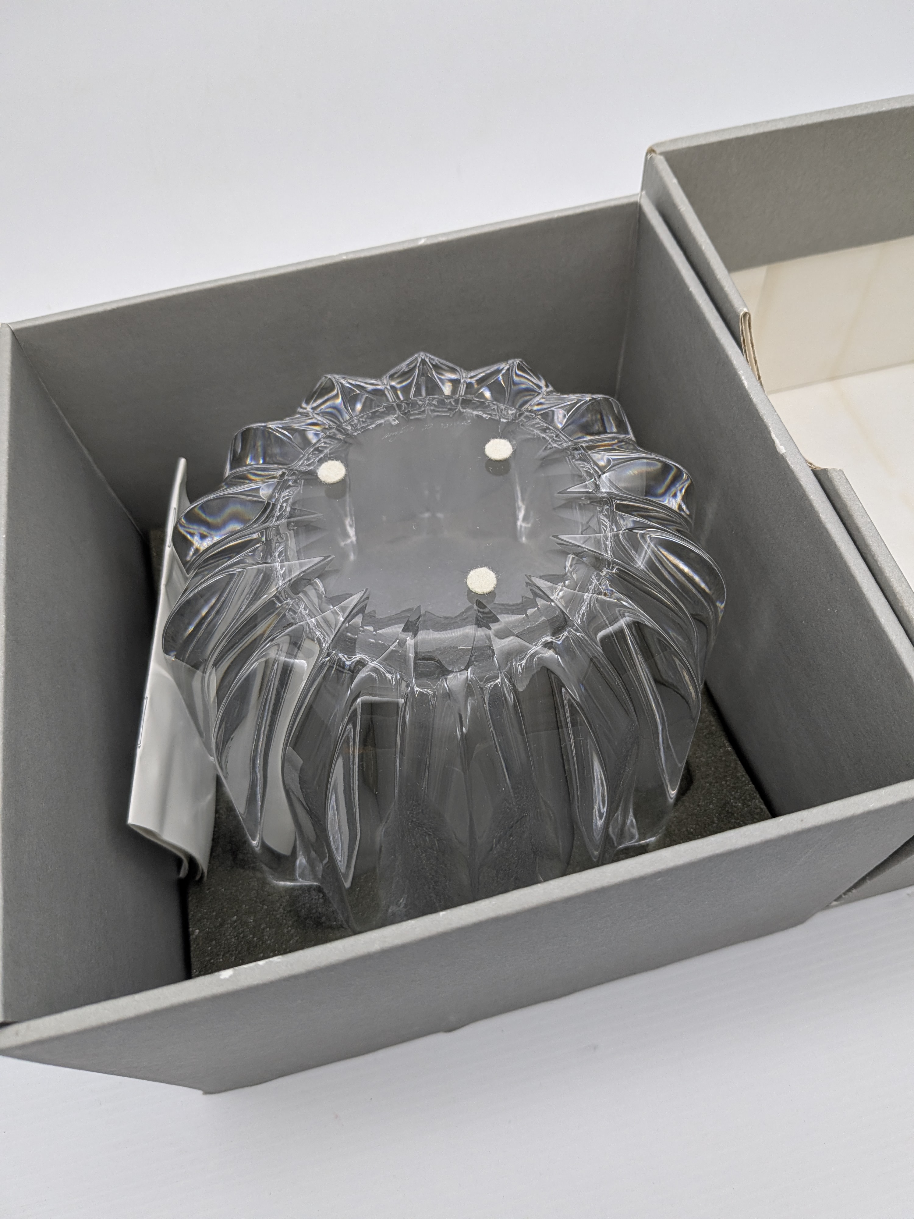 Orrefors 'Fleur' Crystal Bowl by Jan Johansson — Lot 085, photograph 7