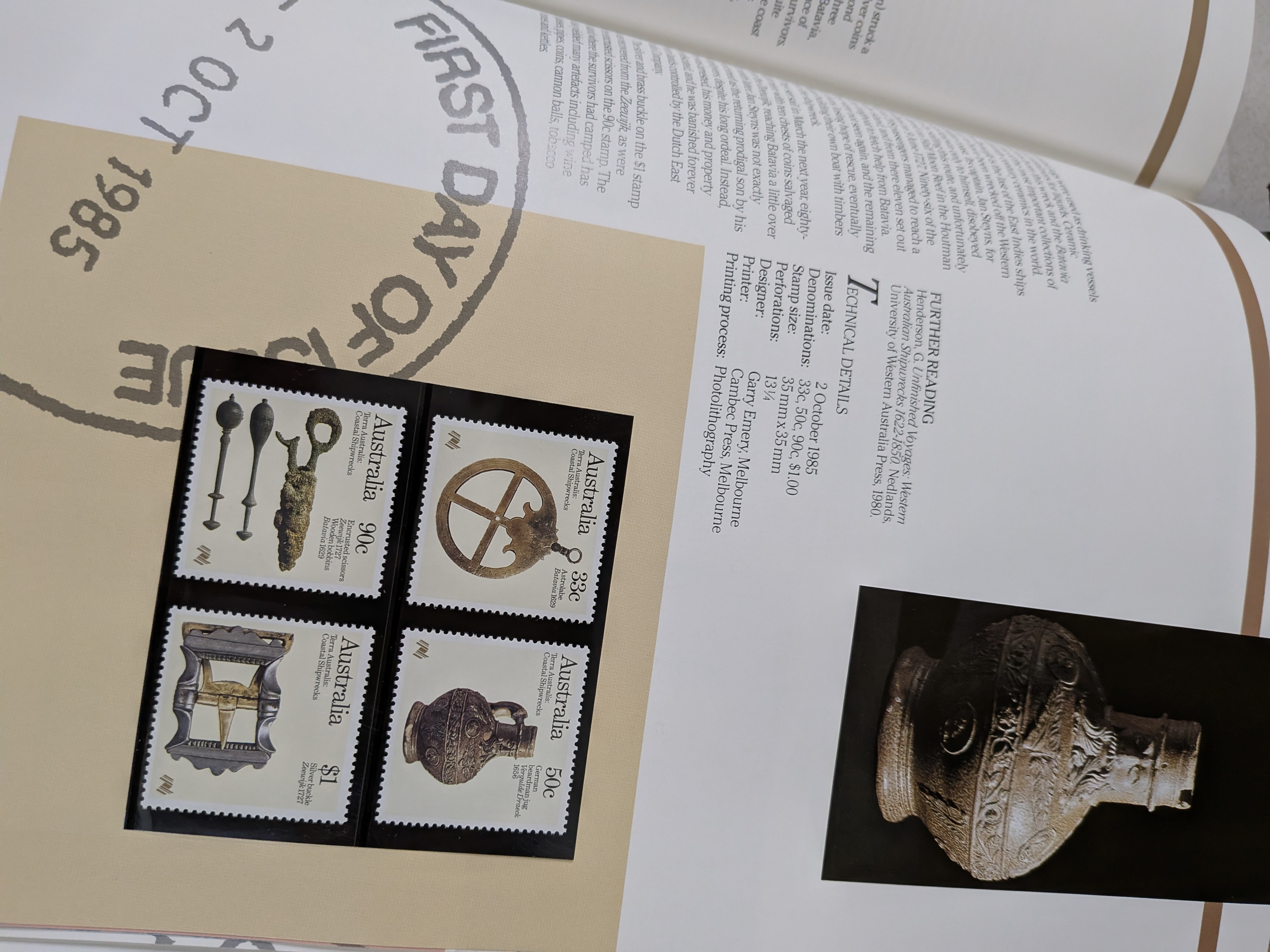 Collection of Australian Stamp Yearbooks, 1985-1989 (Set of 5) — Lot 074, photograph 2