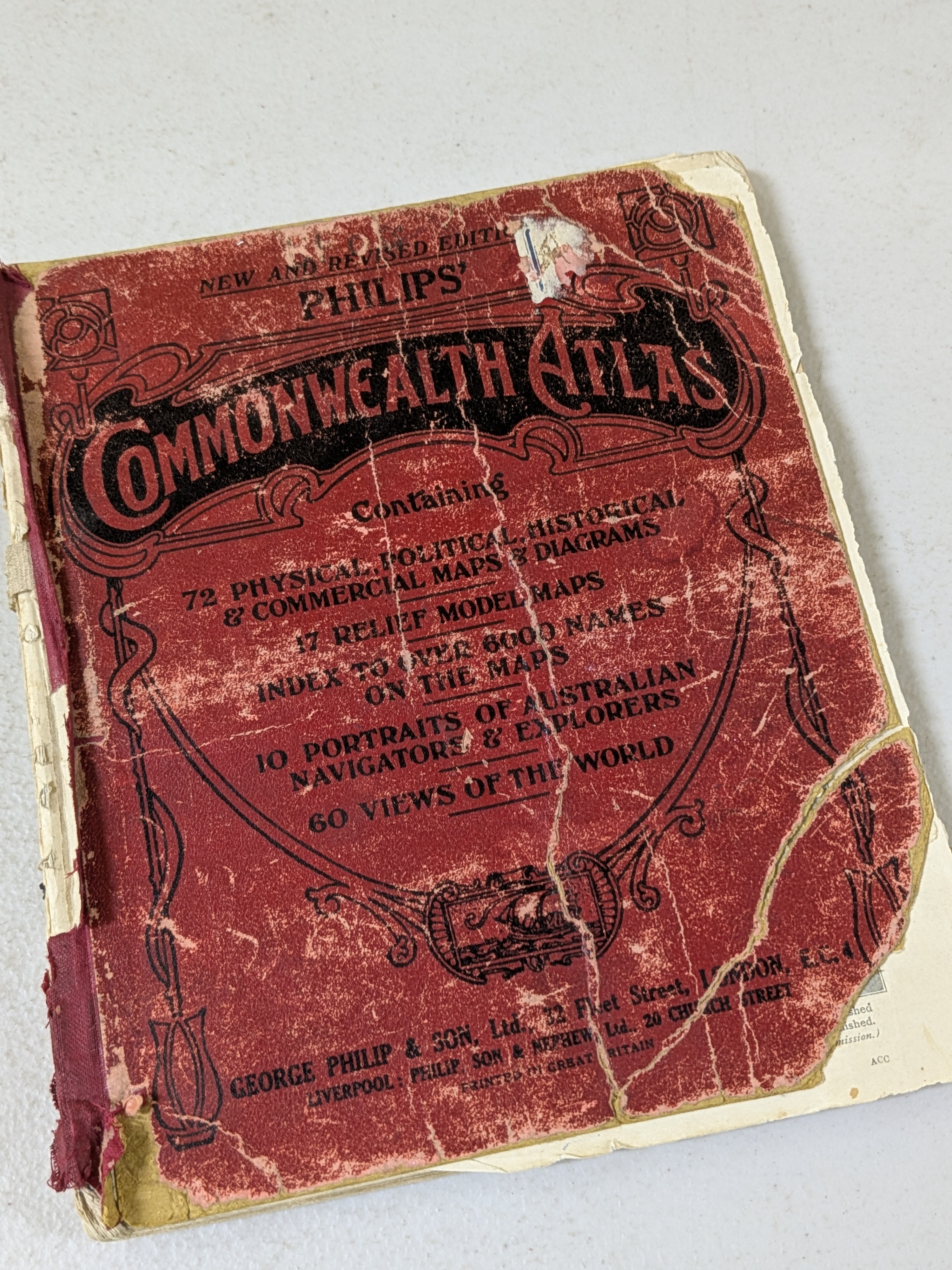 Vintage Philips' Commonwealth Atlas with Australian State & Territory Maps — Lot 102, photograph 2