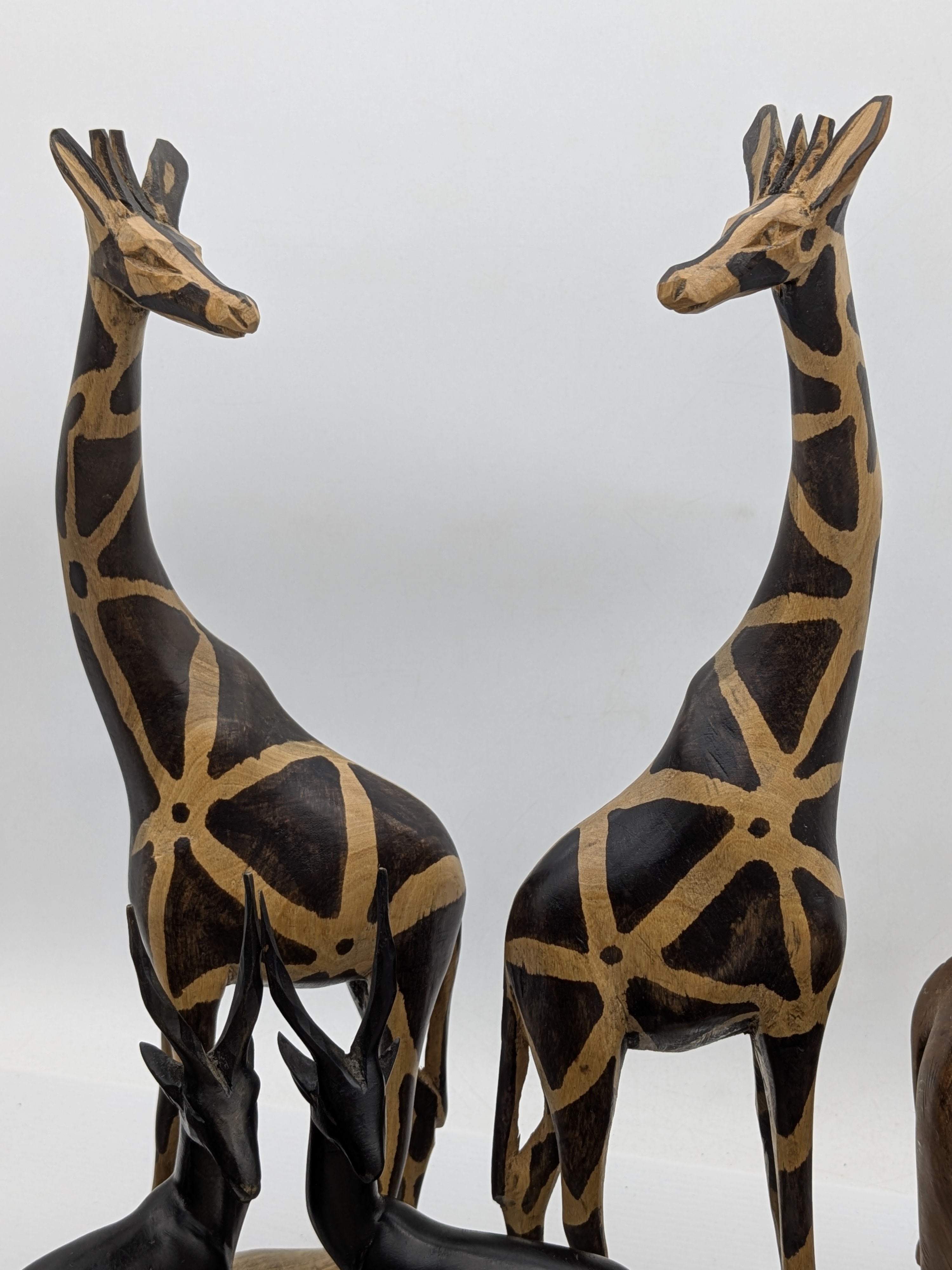 Lot of African Themed Carved Wood and Decorative Sundries — Lot 015, photograph 6
