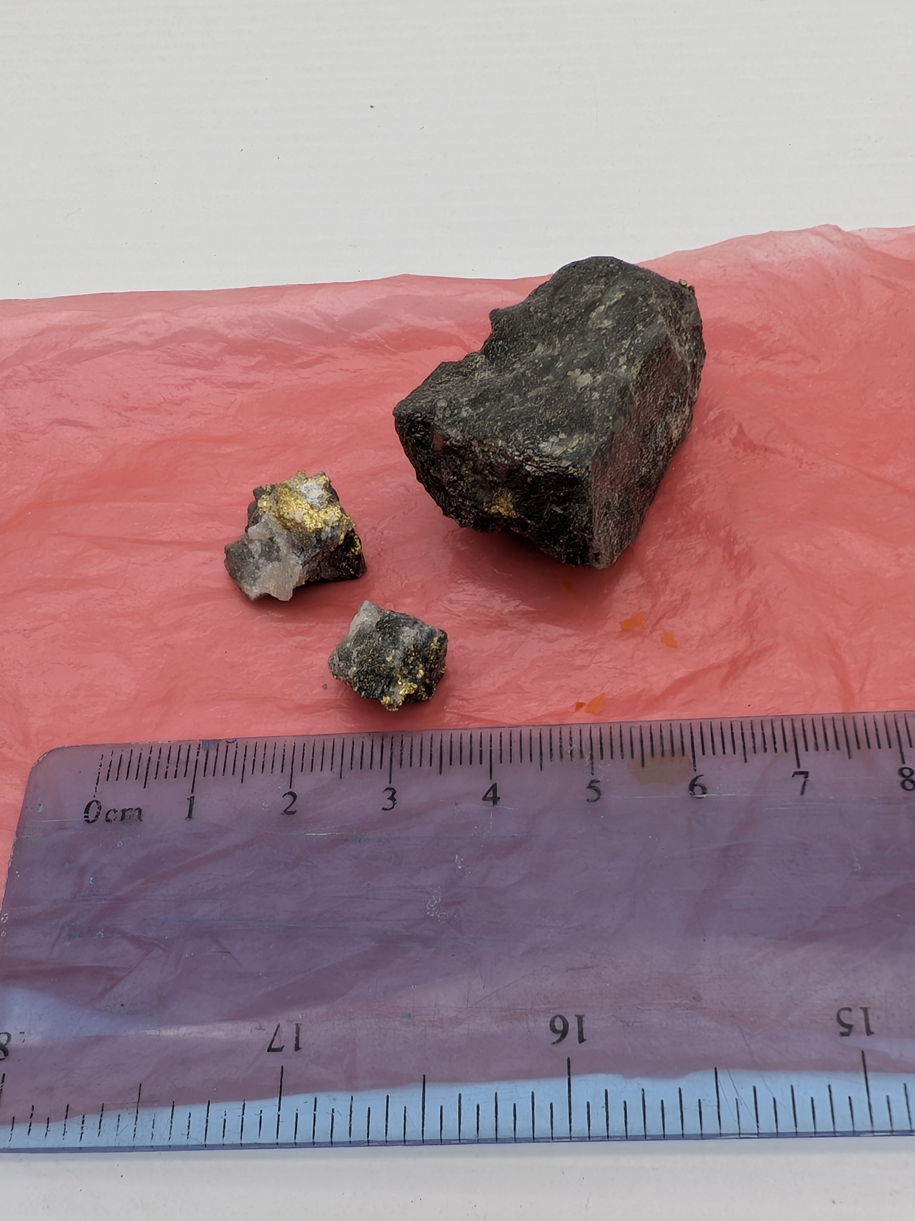 Gold Bearing Rock Specimens — Lot 004, photograph 2
