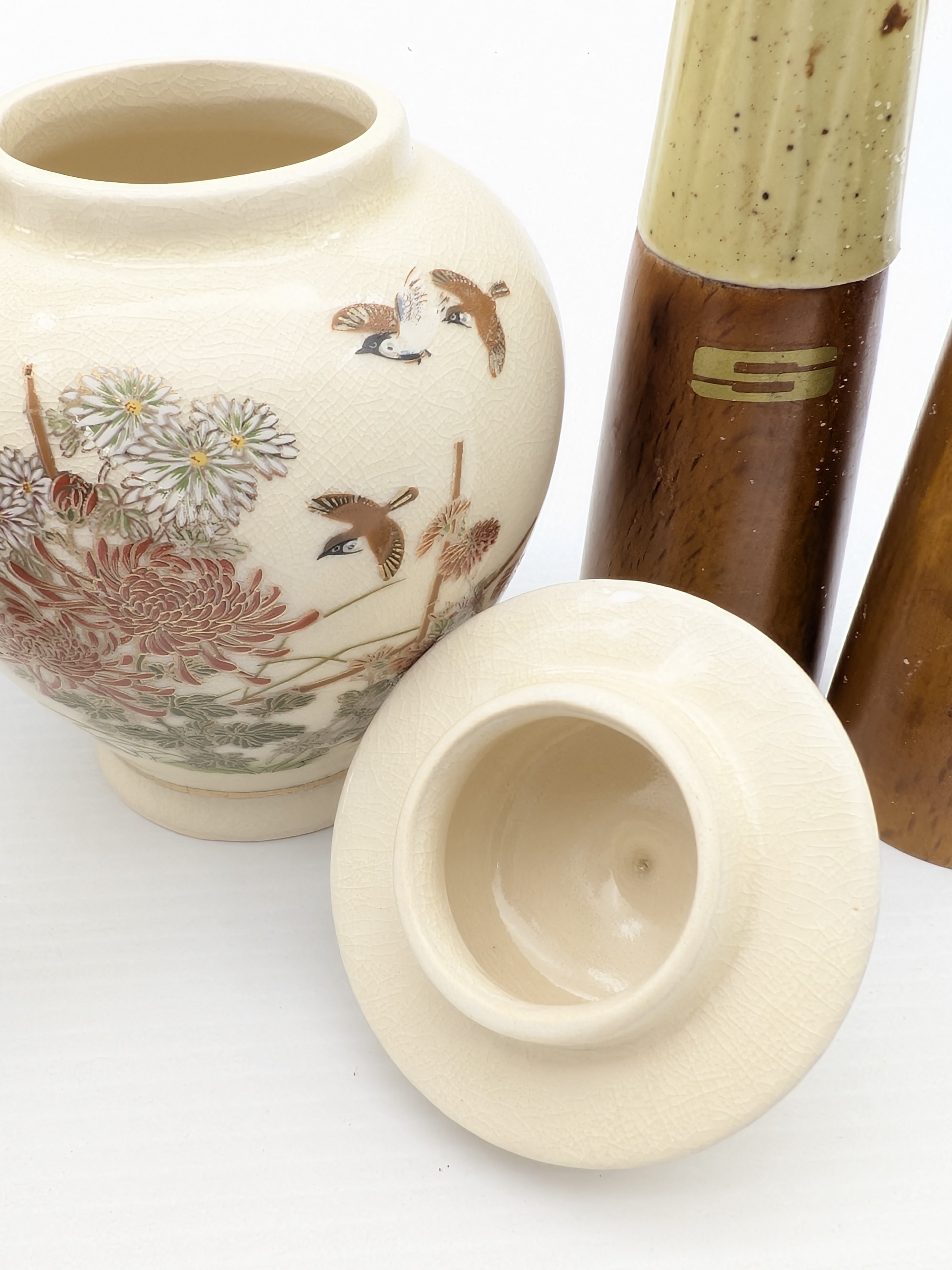 Lot of Assorted Vintage Japanese Ceramic Vases and Retro Salt & Pepper Shakers — Lot 018, photograph 4
