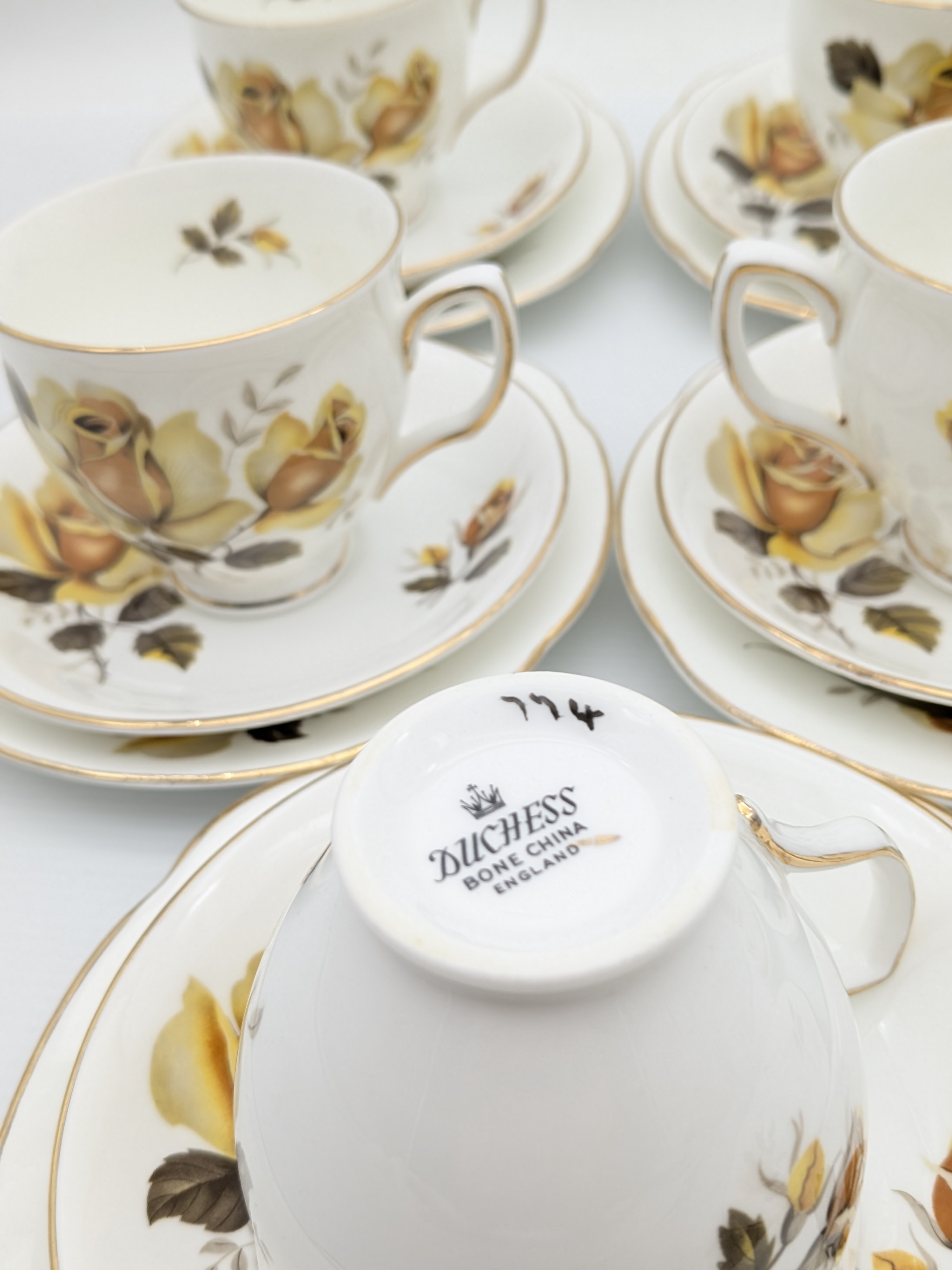 Duchess Eight Trios: Bone China Tea Set, Yellow Rose Pattern — Lot 053, photograph 7