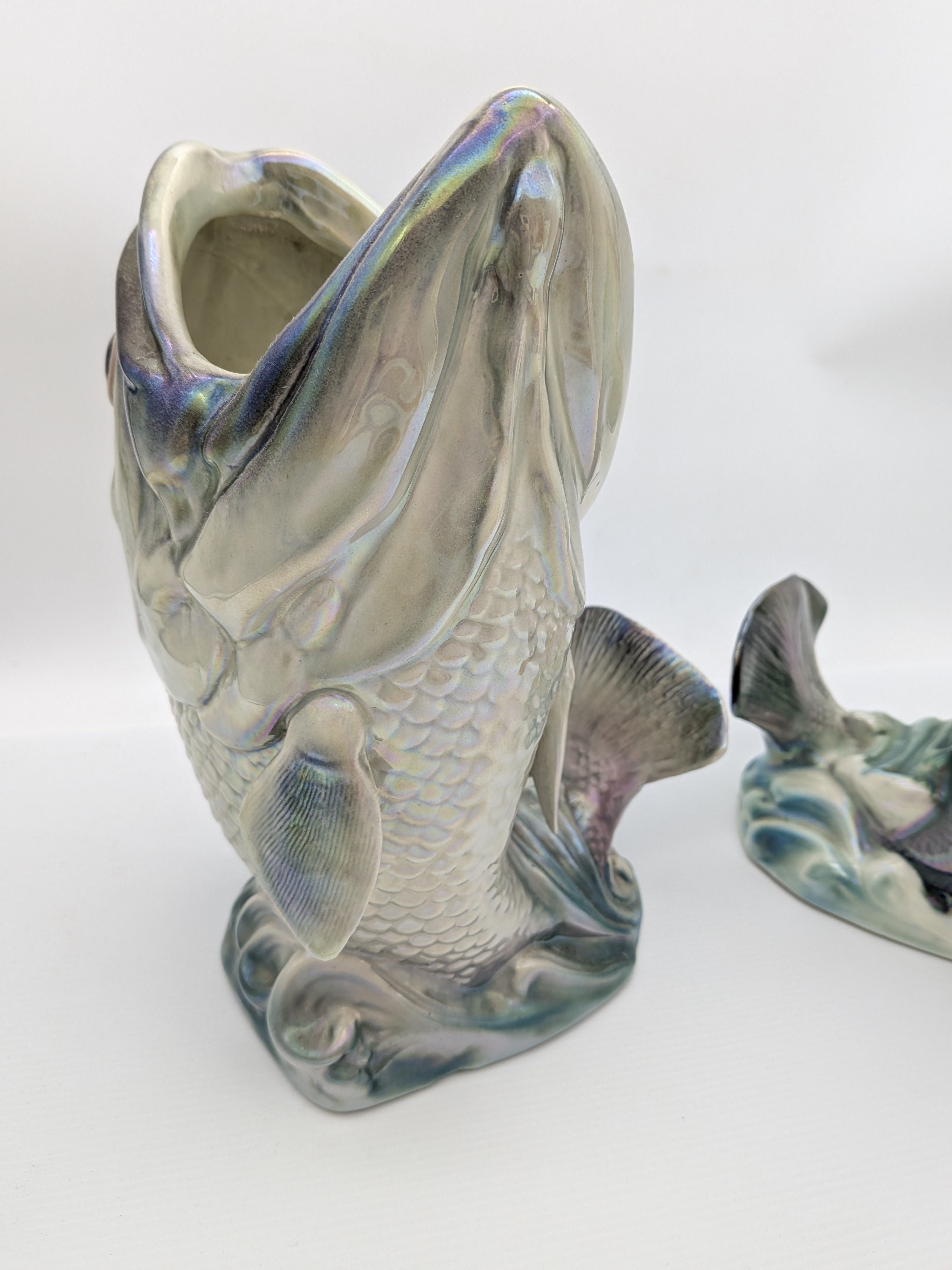 Pair of Iridescent Wembley Ware Dhufish Vases, Mid-20th Century Western Australian Pottery — Lot 055, photograph 7