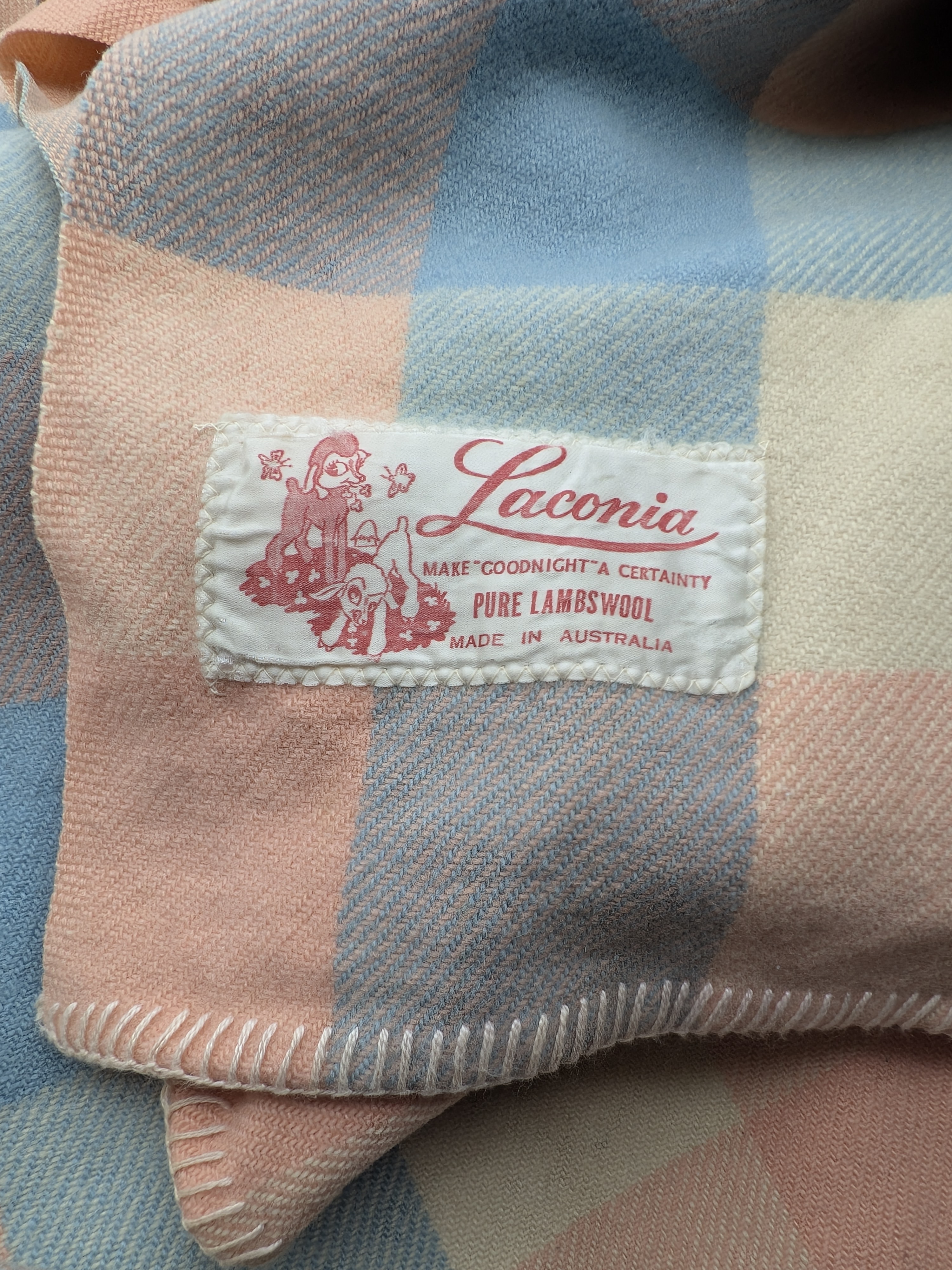 Pair of Vintage Australian Lambswool Blankets, Laconia and Waverley — Lot 020, photograph 2