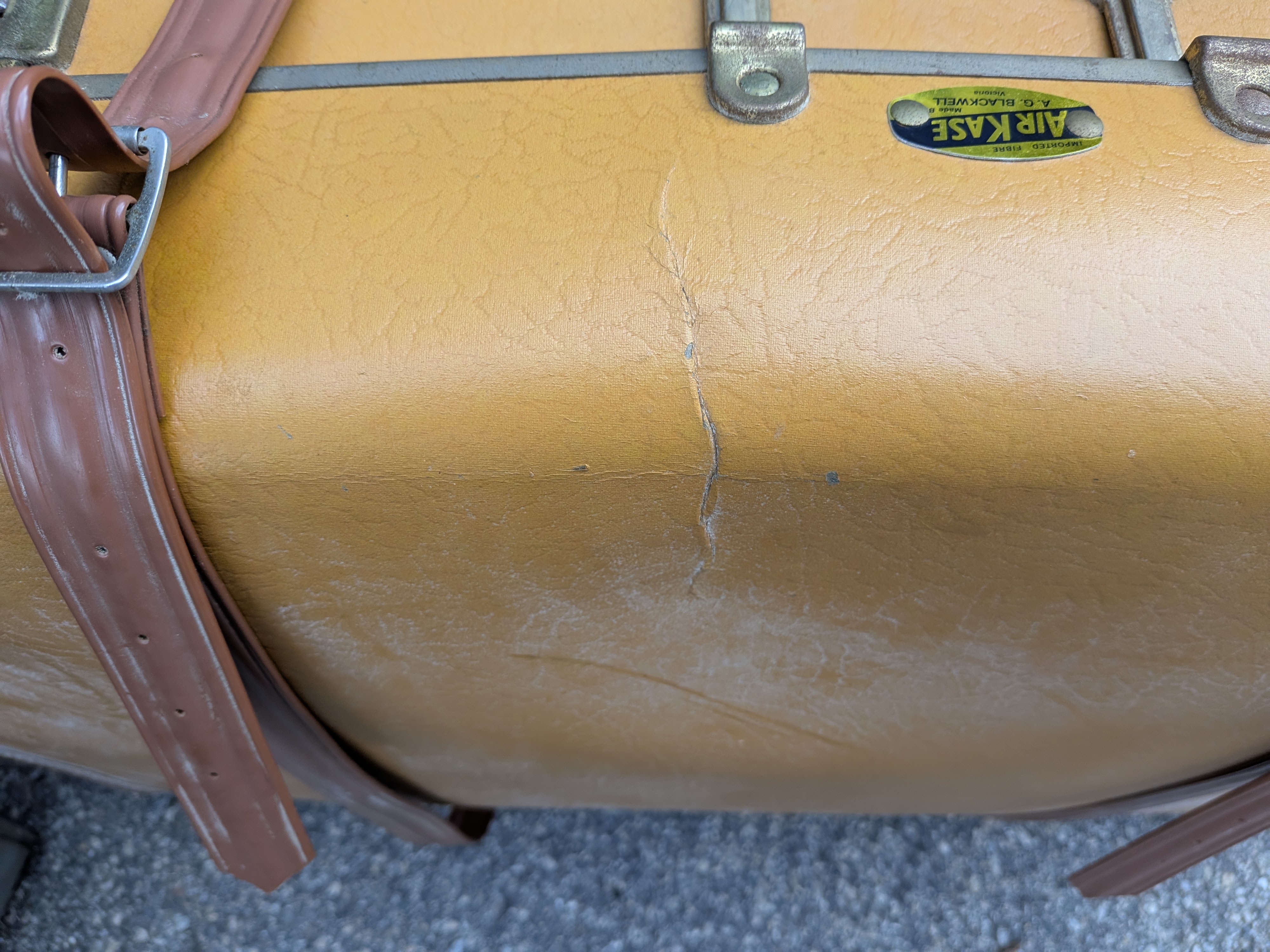 Pair of Vintage Promwell and Air Kase Travel Suitcases — Lot 021, photograph 6