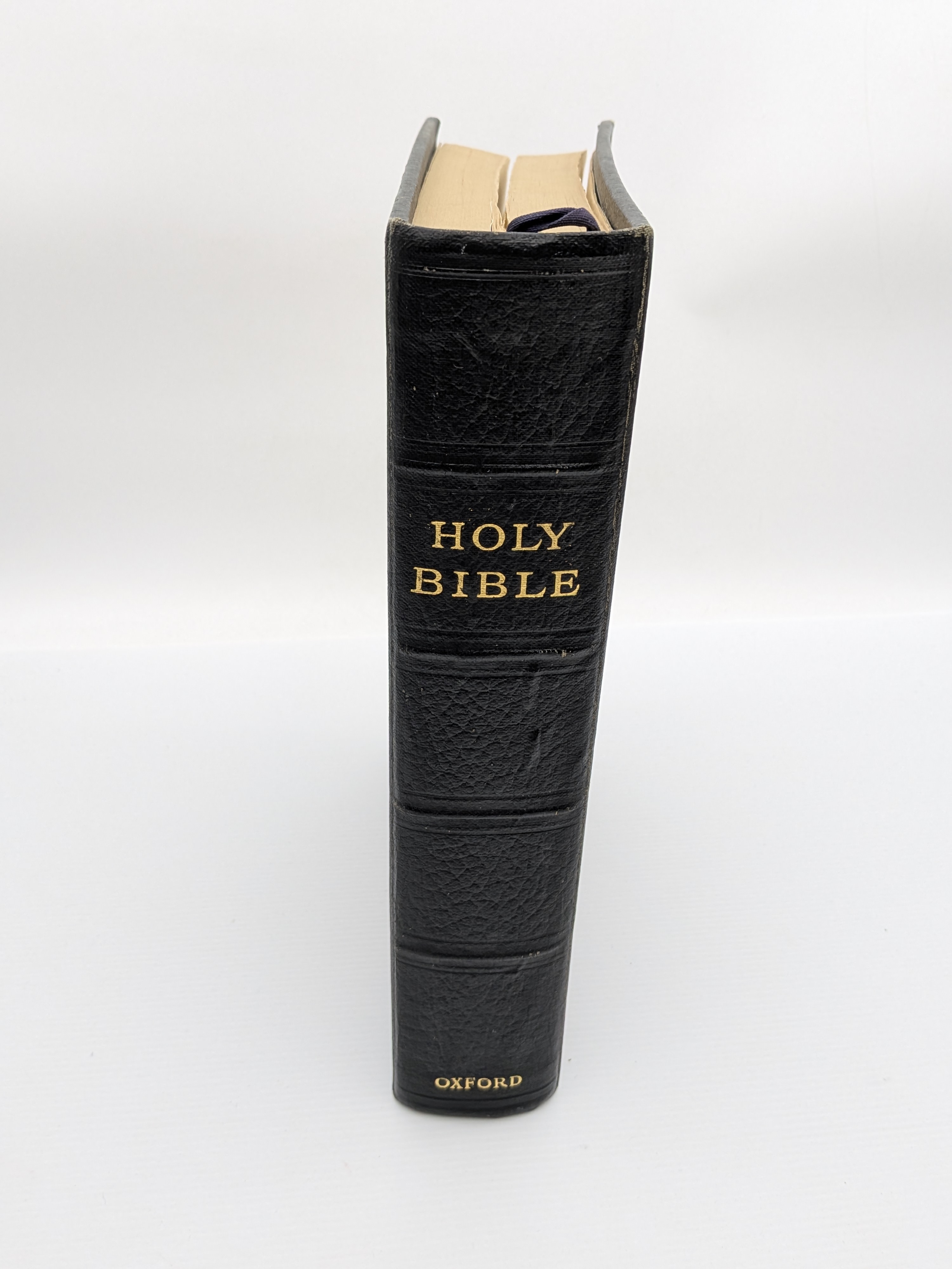 Vintage Masonic Holy Bible, Westland Lodge No. 268. W.A.G., Oxford — Lot 096, photograph 2